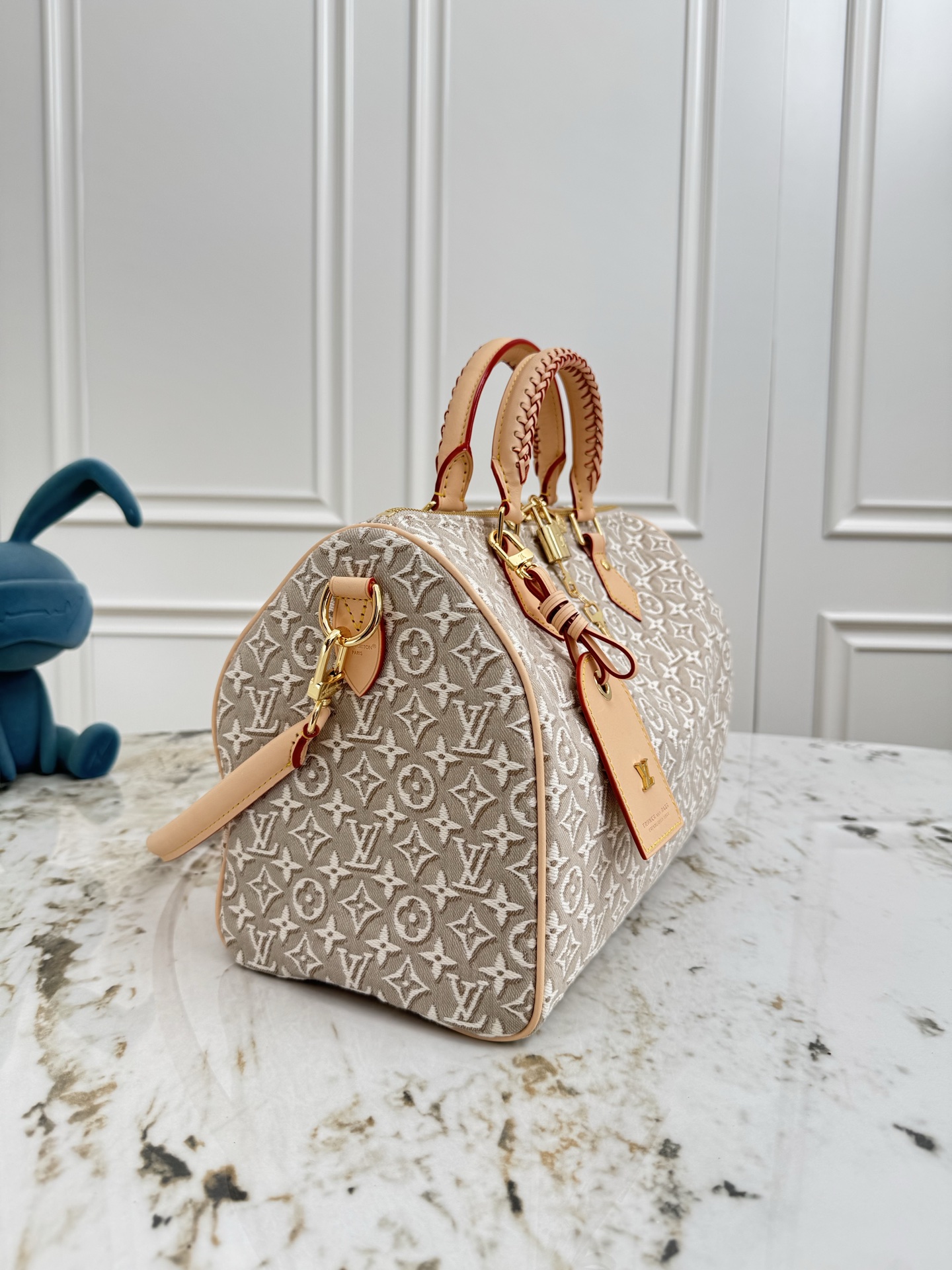 Louis Vuitton Sedy Soft 30 Handbag in White Monogram Emblème Denim - Image 2
