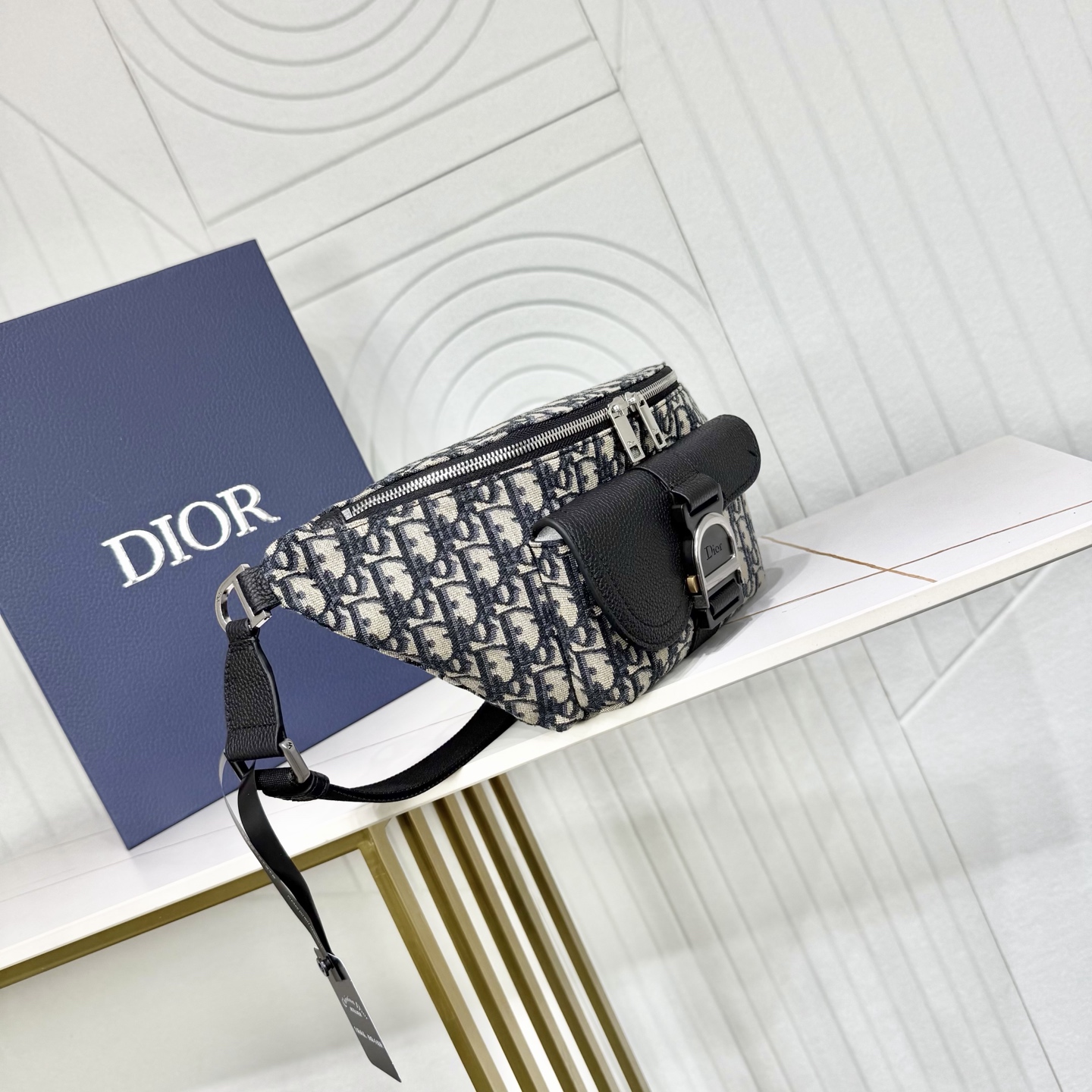 Dior Heritage Saddle Belt Bag in Beige and Black Oblique Canvas - Image 2