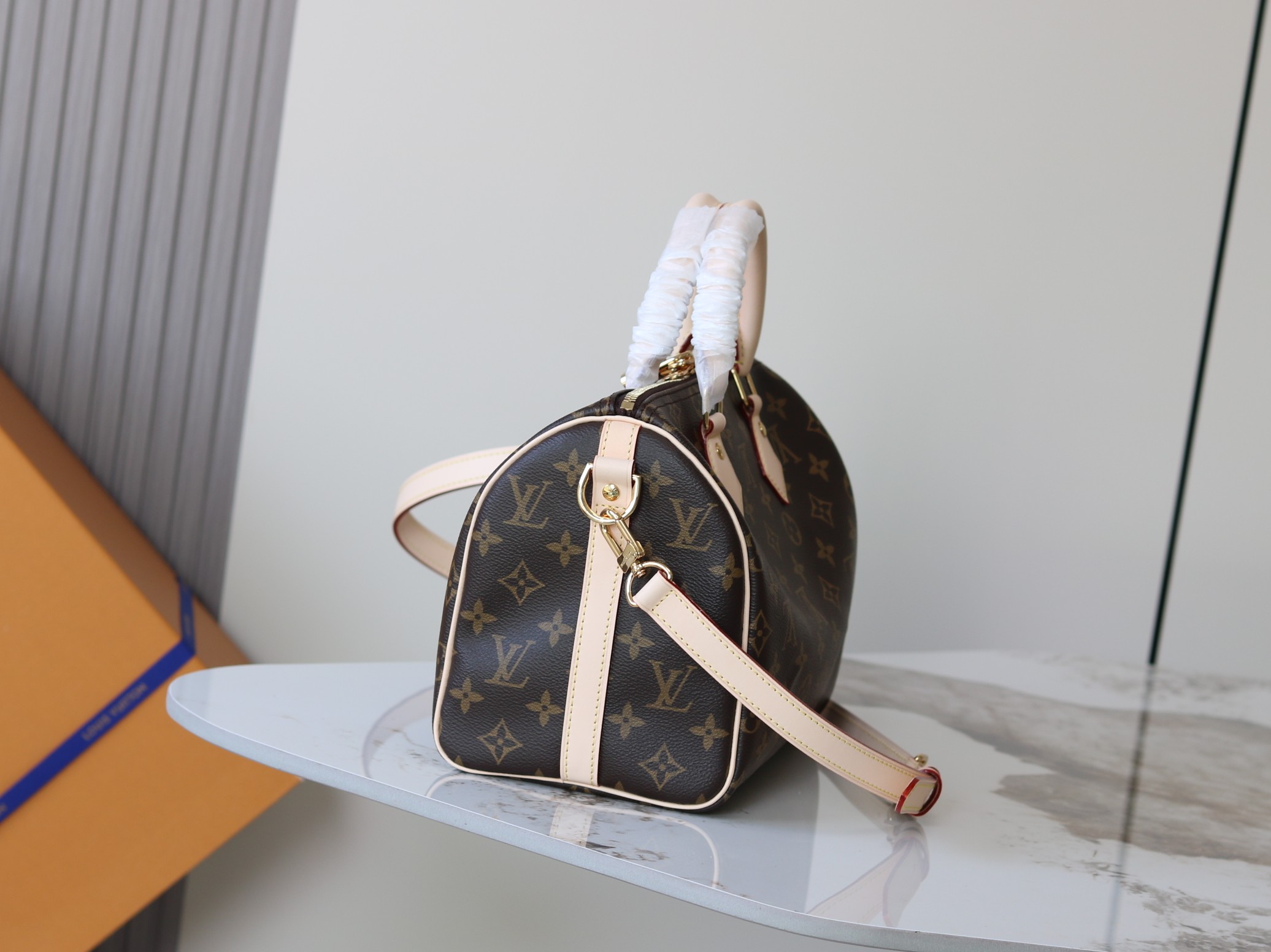 Louis Vuitton Speedy Bandoulière 25 Monogram Handbag - Image 2