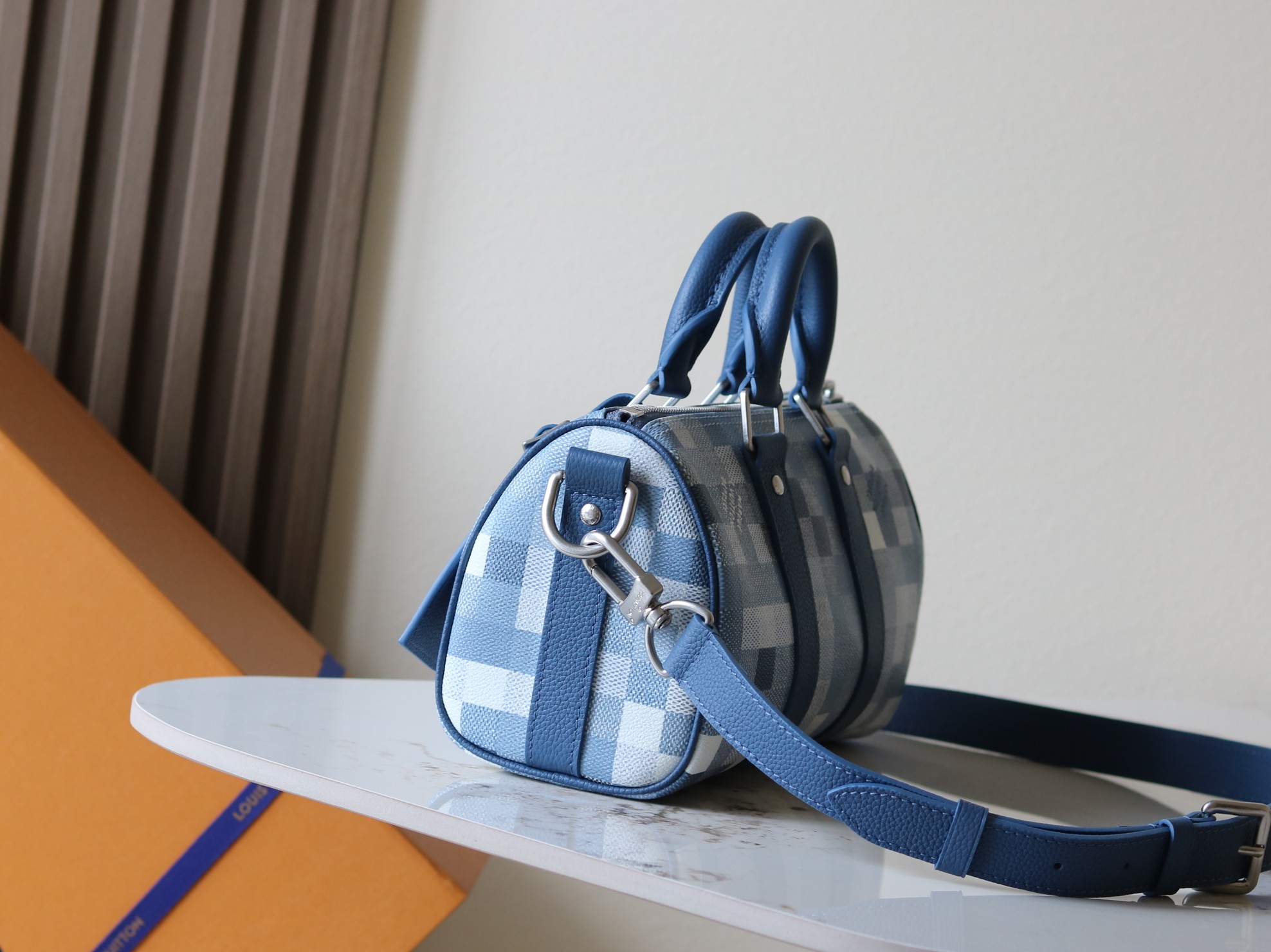 Louis Vuitton Keepall Bandoulière 25 Damoflage Canvas Bag - Image 2