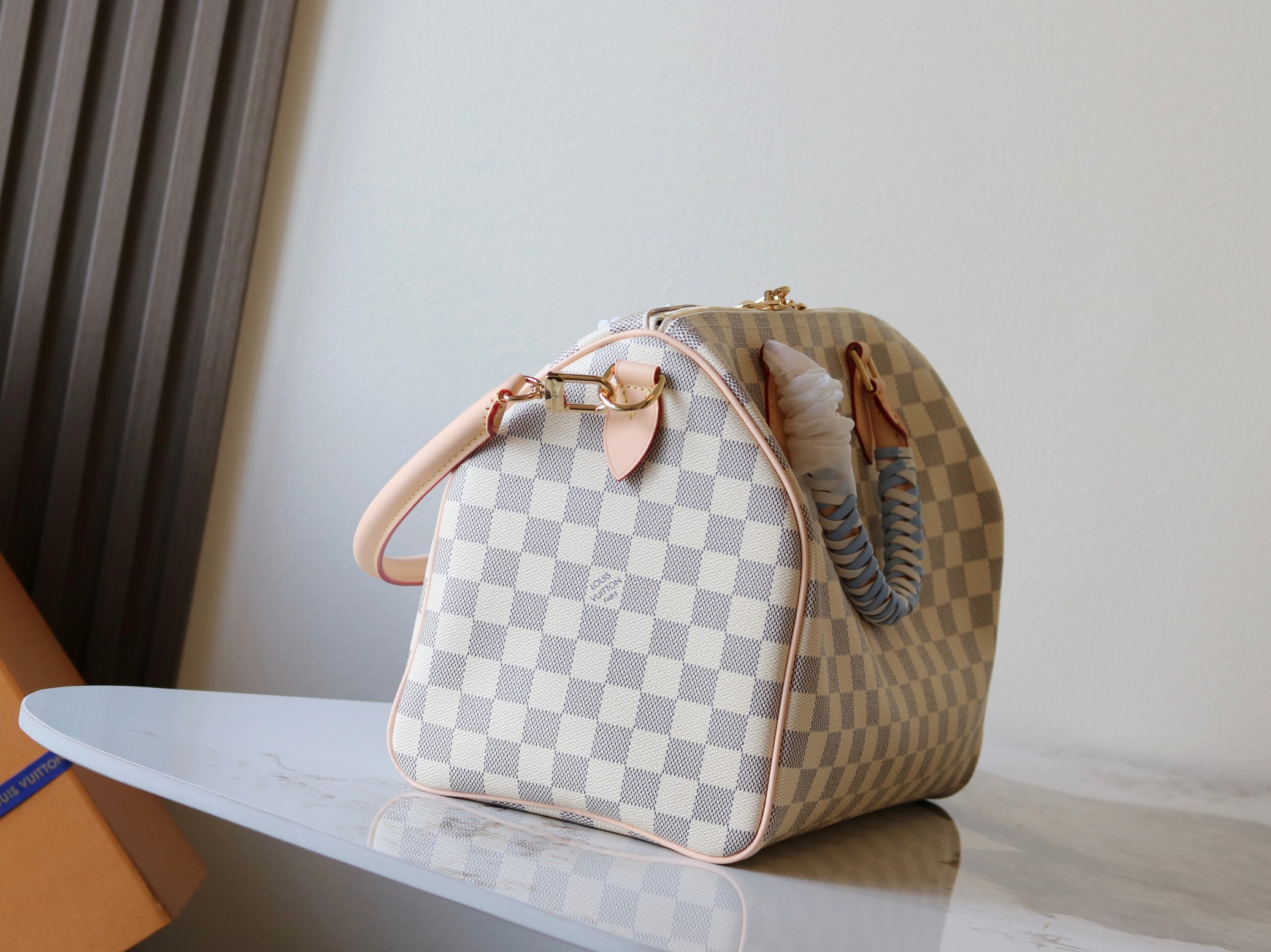 Louis Vuitton Speedy Bandoulière 30 Handbag in Damier Azur Canvas - Image 2