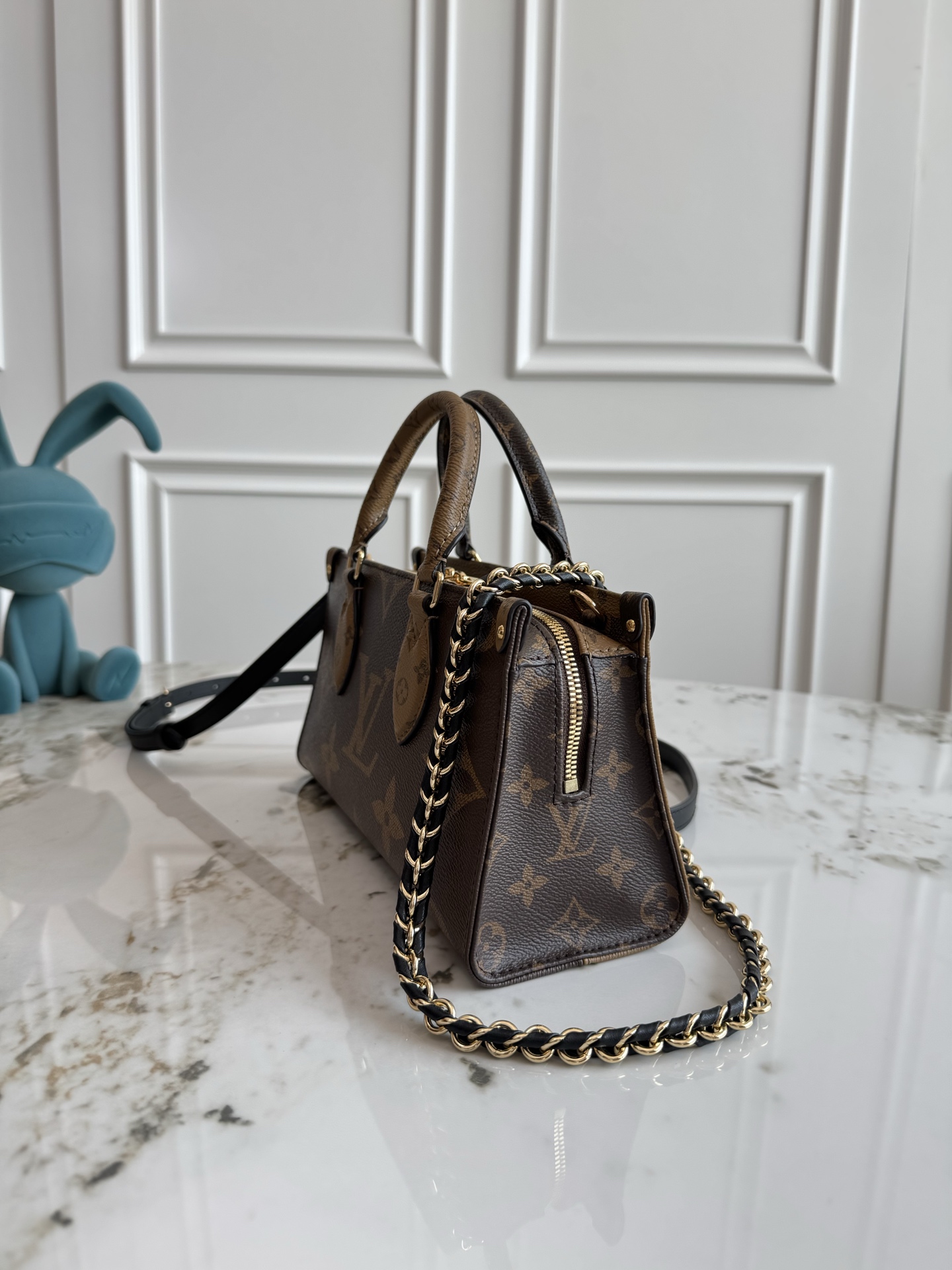 Louis Vuitton OnTheGo East West Handbag M14236 - Image 2