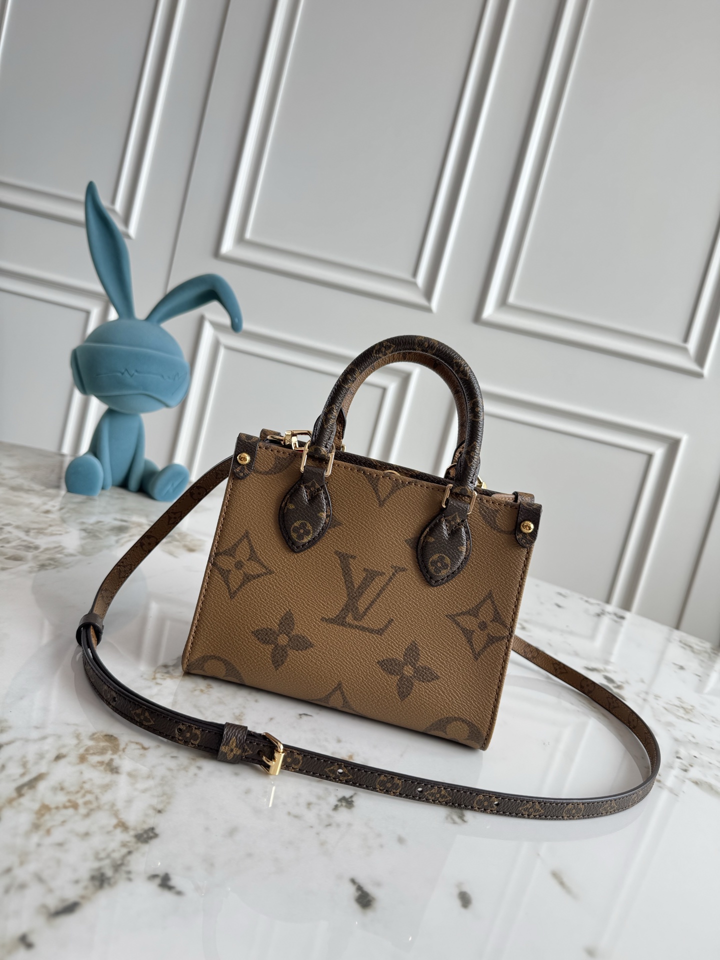 Louis Vuitton OnTheGo Tote Bag M46839 - Image 2