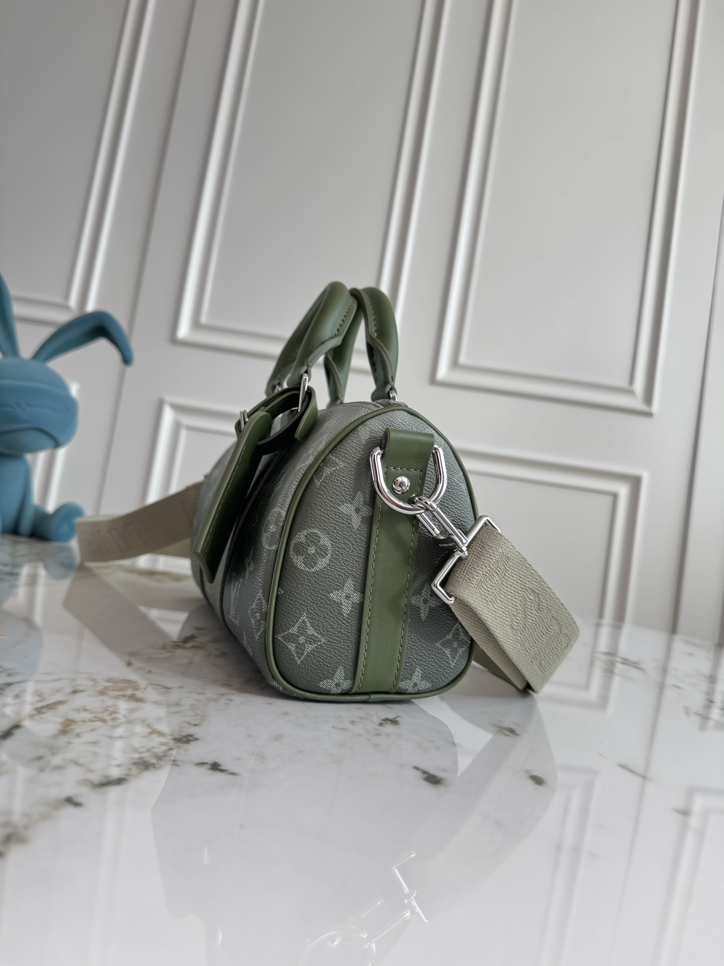 Louis Vuitton Keepall 25 Travel Bag in Monogram Eclipse Reverse Canvas - Image 2