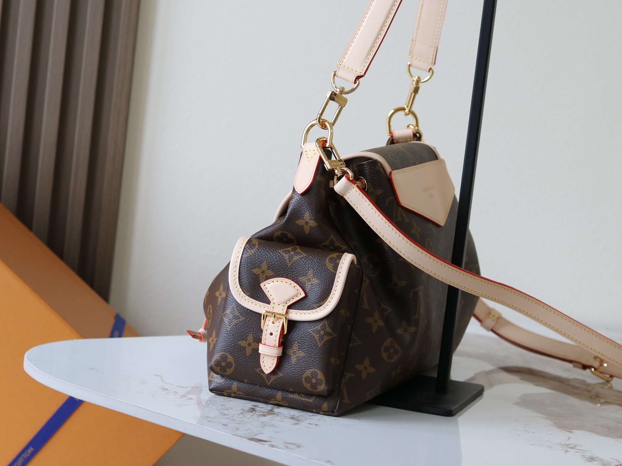 Odyssee Medium Handbag - Image 2
