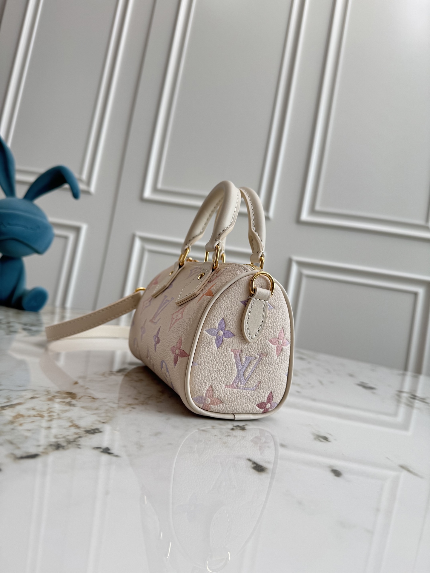Louis Vuitton Nano Speedy Handbag M25591 in White Gradient - Image 2