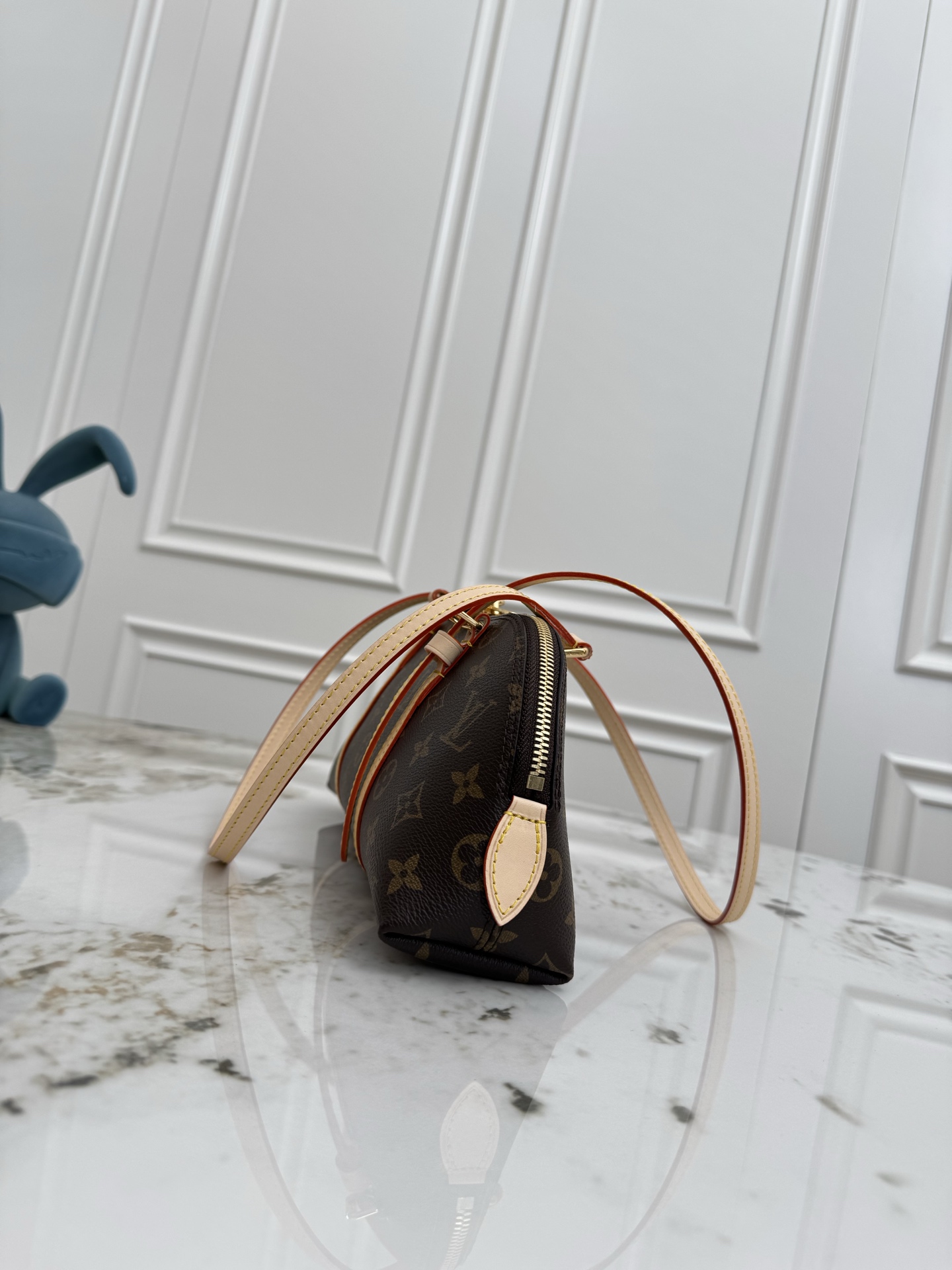 Louis Vuitton Squire East West Handbag M28953 - Image 2