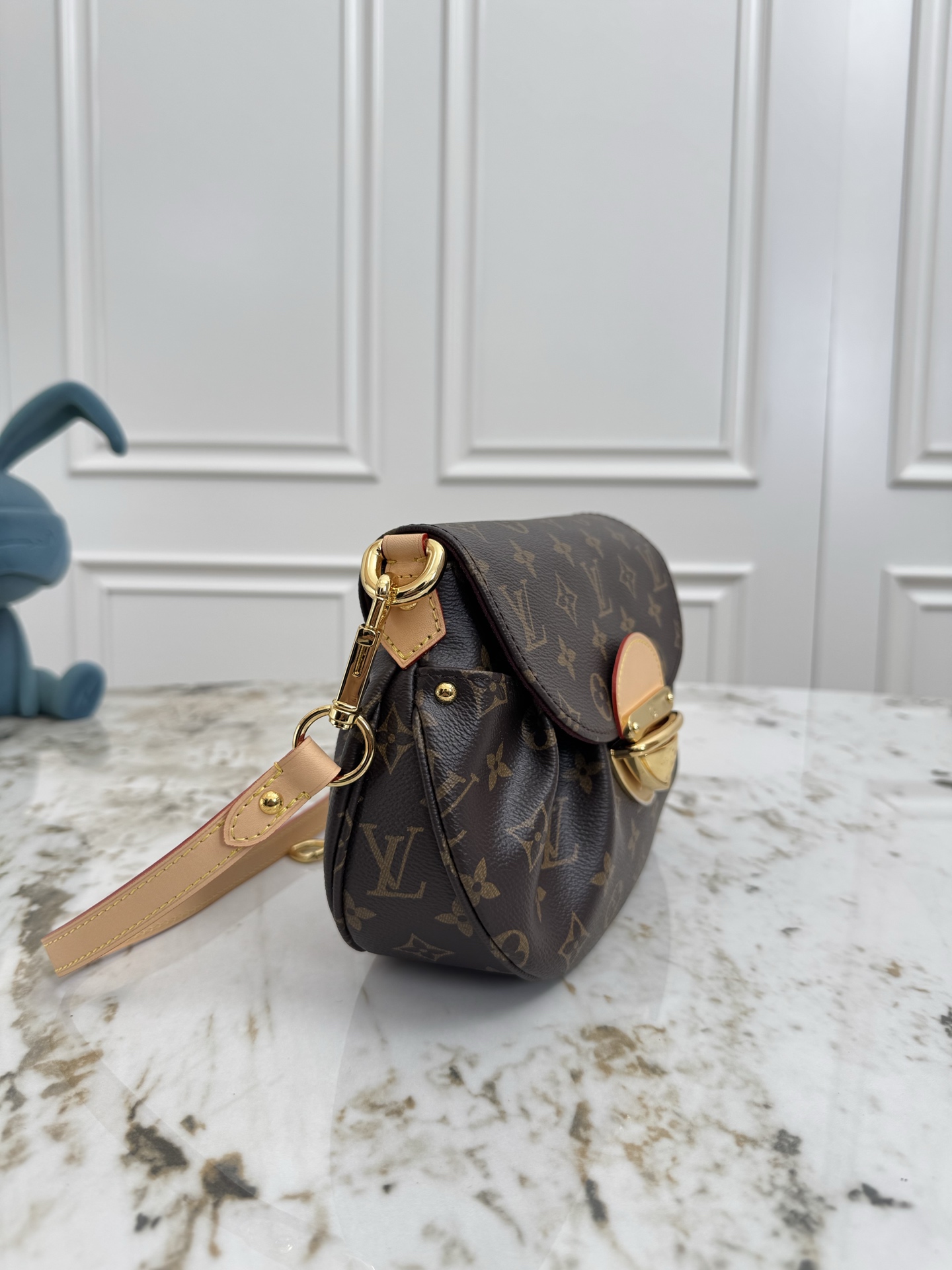 Louis Vuitton Sunset Monogram Crossbody Bag - Image 2