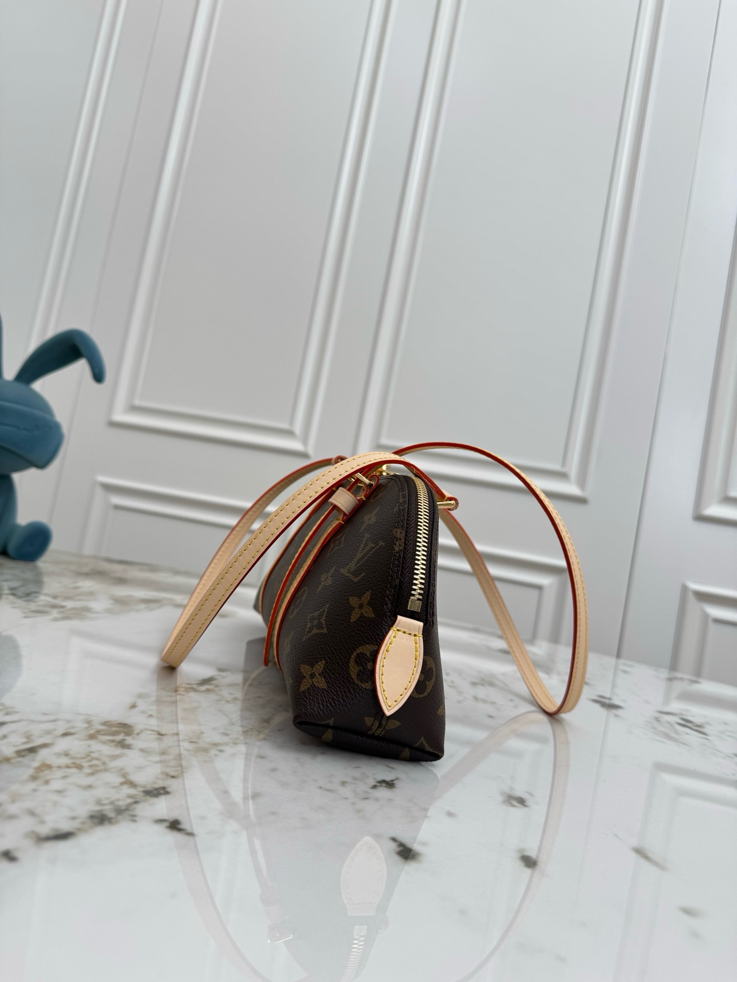 Louis Vuitton Squire East West Handbag M28953 - Image 2