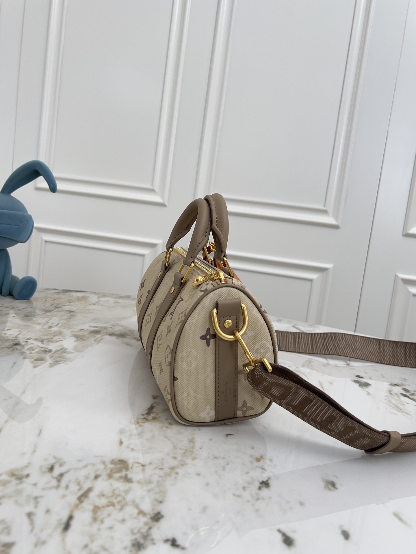 Louis Vuitton Keepall Bandoulière 25 Monogram Surplus Canvas Travel Bag - Image 2