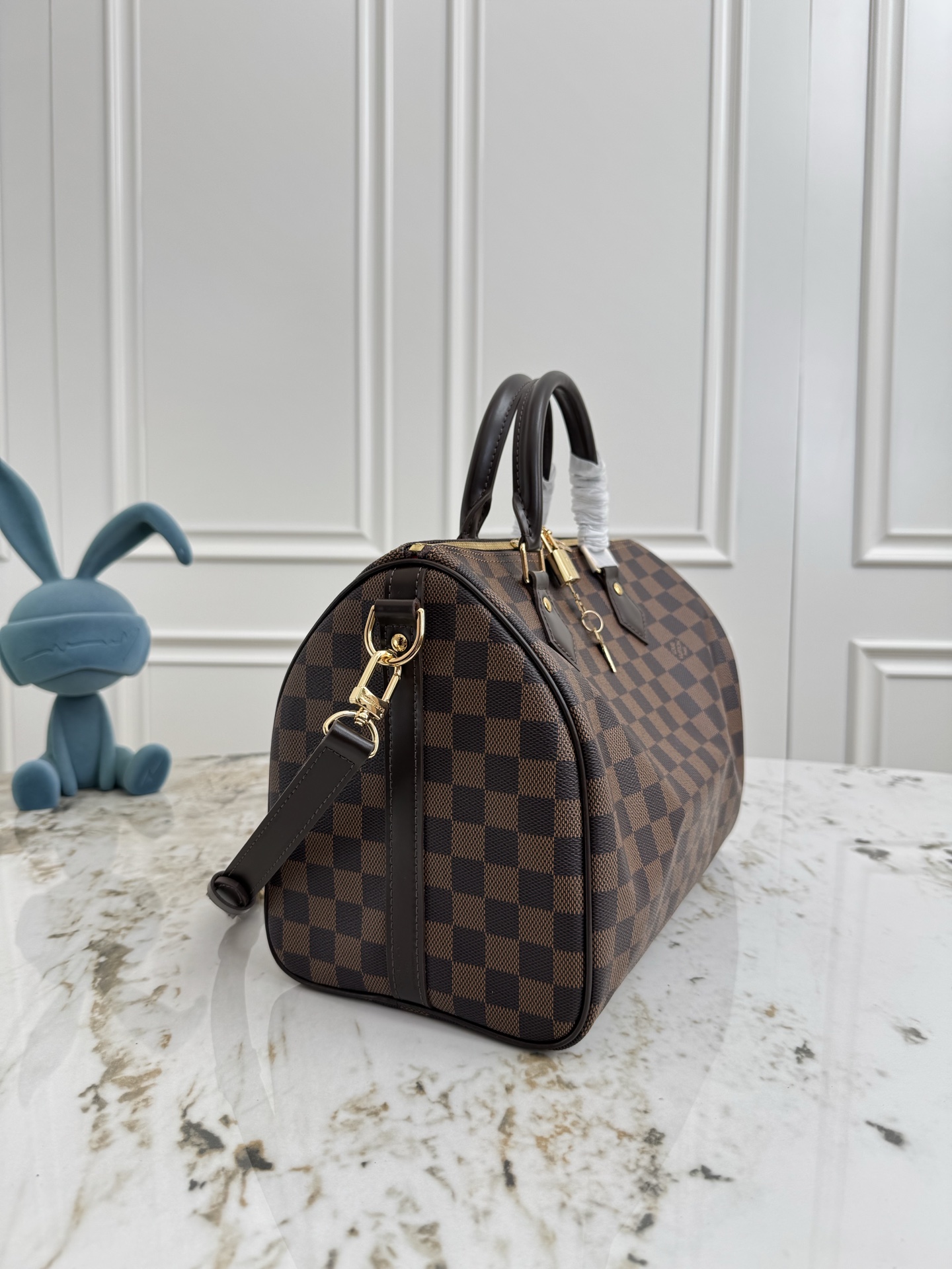 Speedy Bandoulière 30 Handbag in Damier Ebene Canvas - Image 2