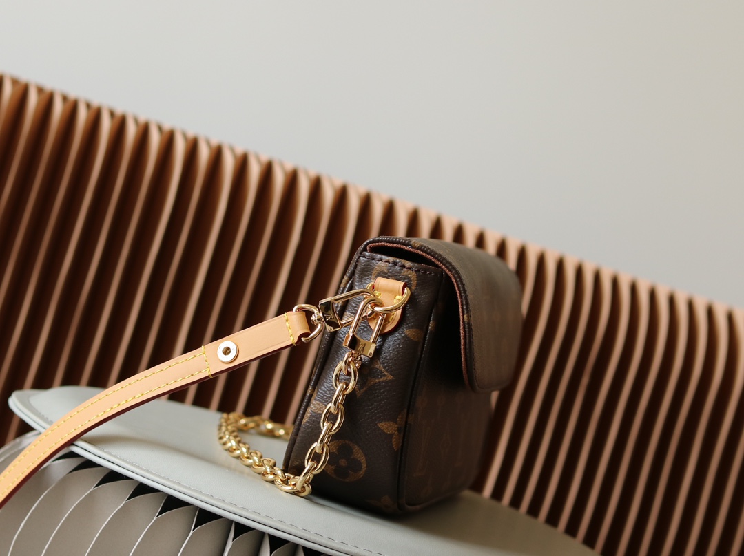 Louis Vuitton M81911 Wallet on Chain Ivy - Image 2