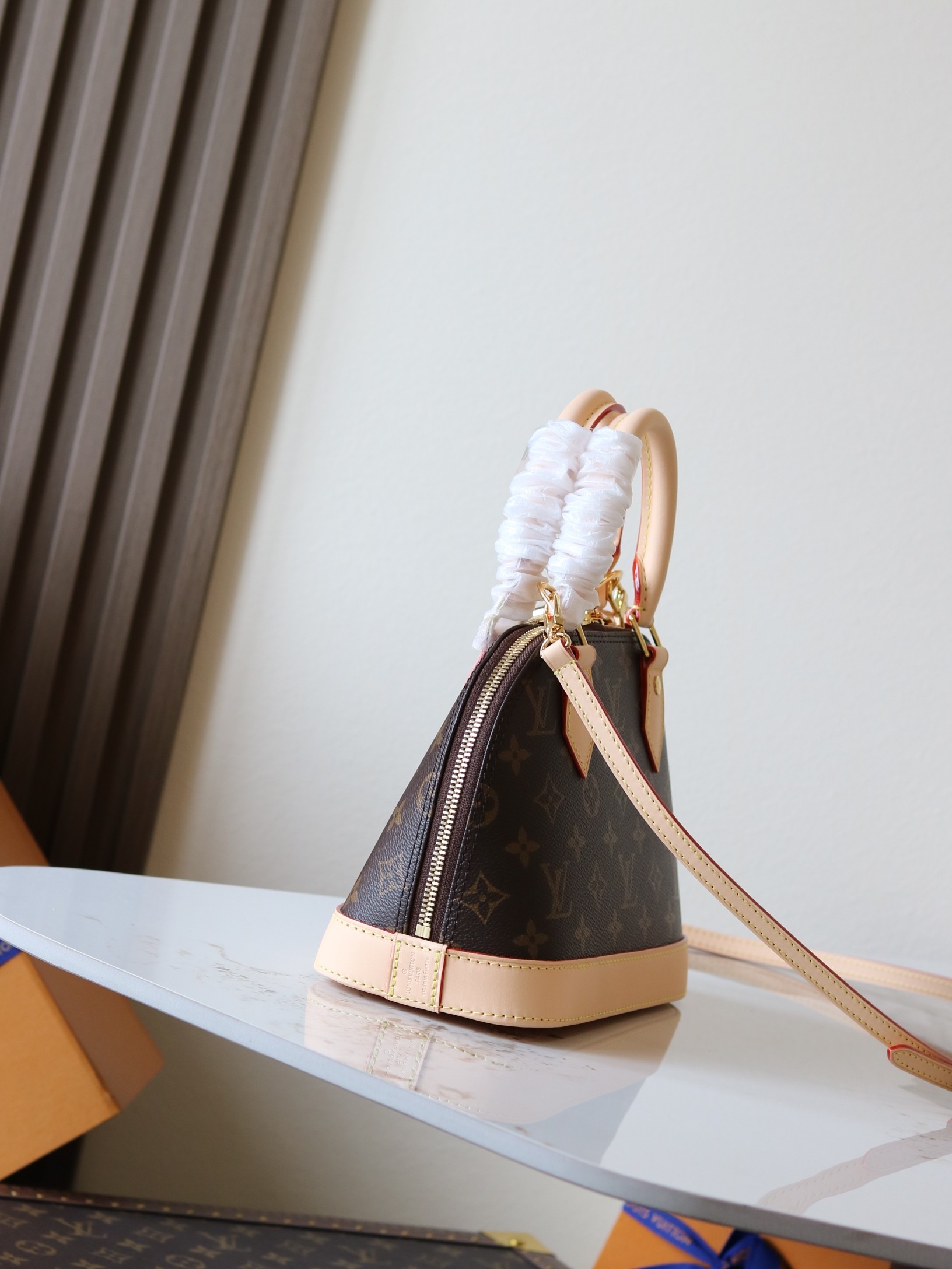 Louis Vuitton Alma BB Handbag in Damier Ebene Canvas - Image 2