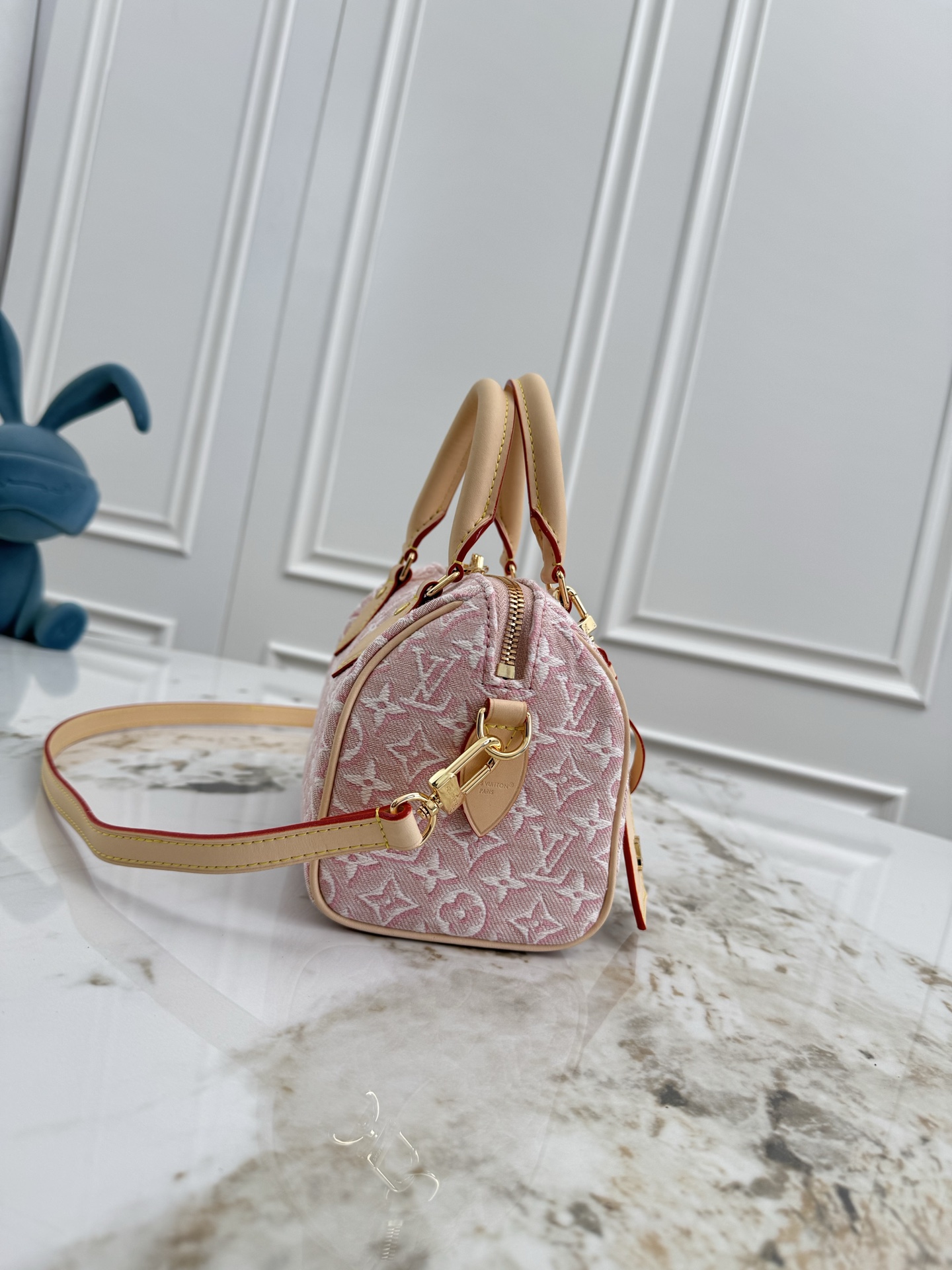 Louis Vuitton Speedy Bandoulière 20 Monogram Emblème Crossbody Bag - Image 2