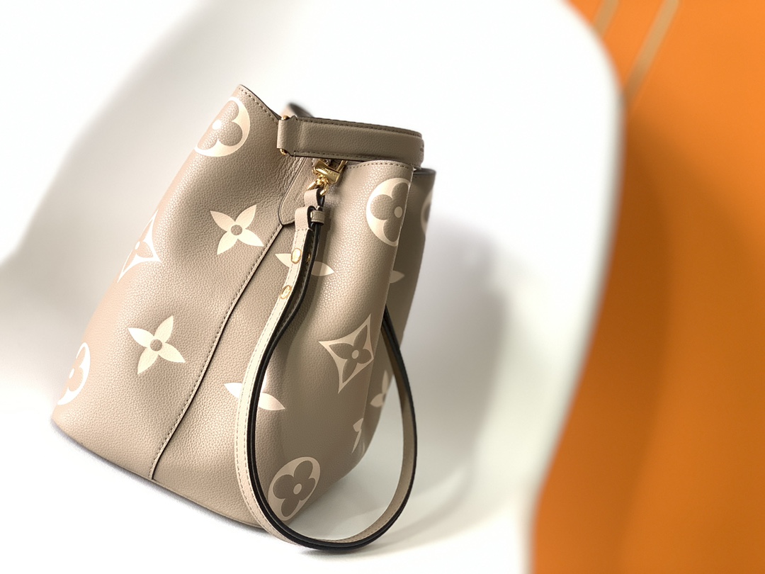 Louis Vuitton NeoNoé Medium Bucket Bag - Image 2
