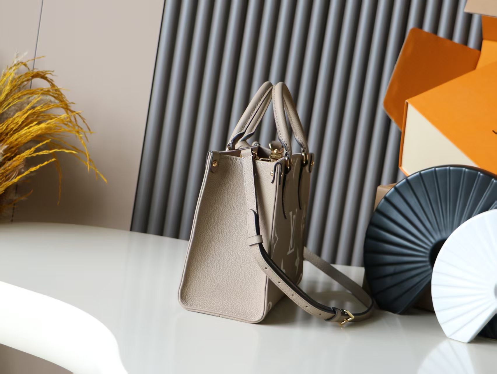 OnTheGo Tote Bag in Leather - Image 2