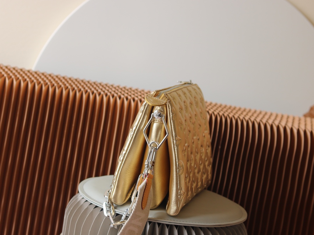 Louis Vuitton Coussin PM Shoulder Bag - Image 2