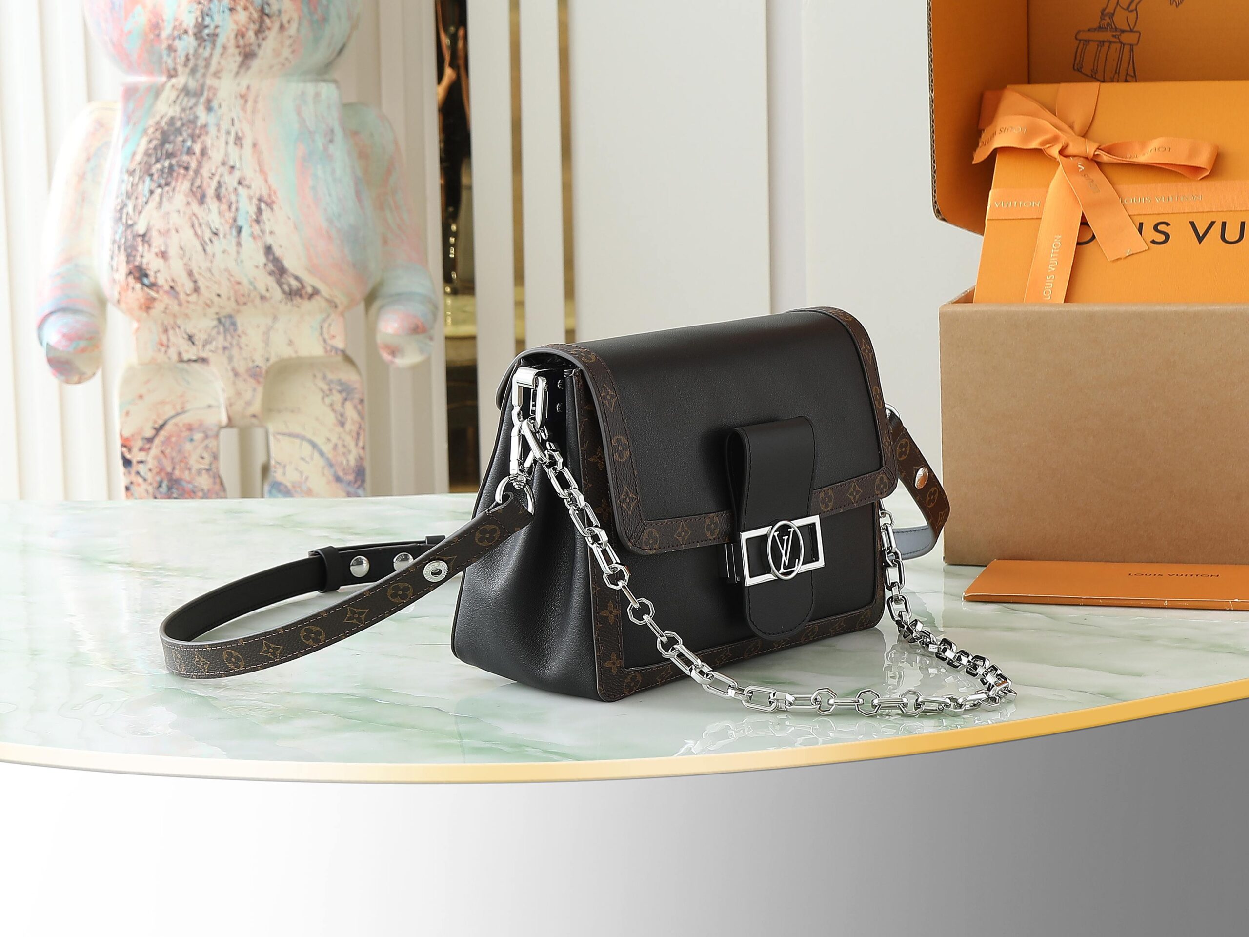 Louis Vuitton Dauphine Soft Medium Crossbody Bag M13450 in Black Leather - Image 2