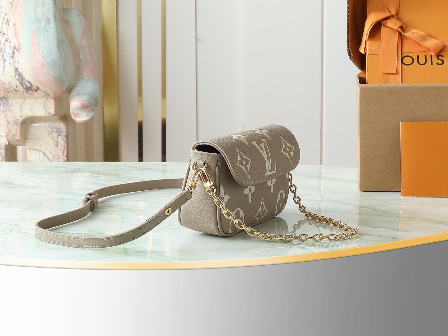 Louis Vuitton Wallet On Chain Ivy M82211 in Gray Monogram Canvas - Image 2