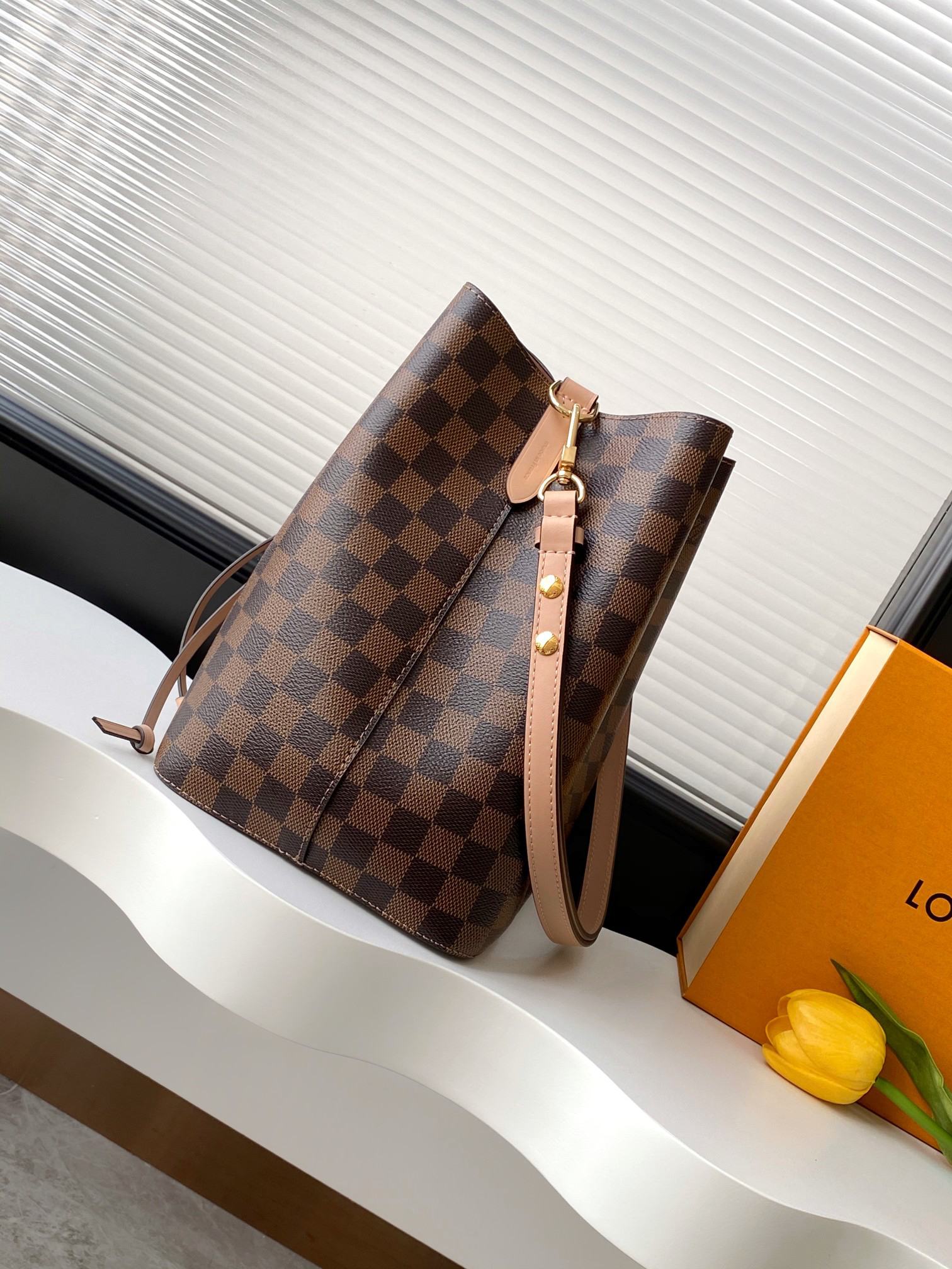 Louis Vuitton NéoNoé Bucket Bag - Image 2