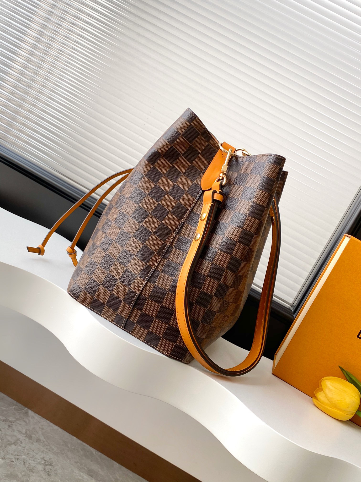 Louis Vuitton NeoNoé Bucket Bag - Image 2