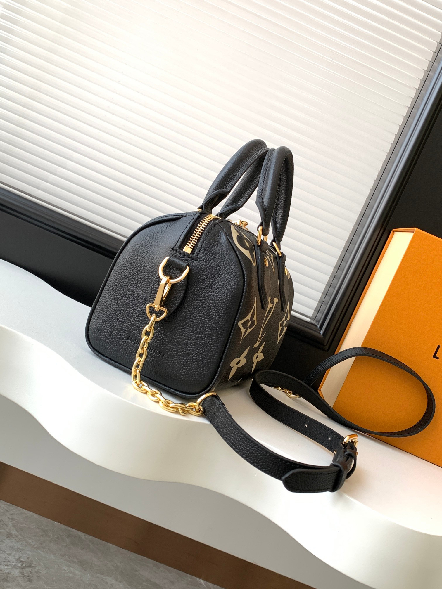 Louis Vuitton Speedy Bandoulière 20 Crossbody Bag in Monogram Empreinte Leather - Image 2