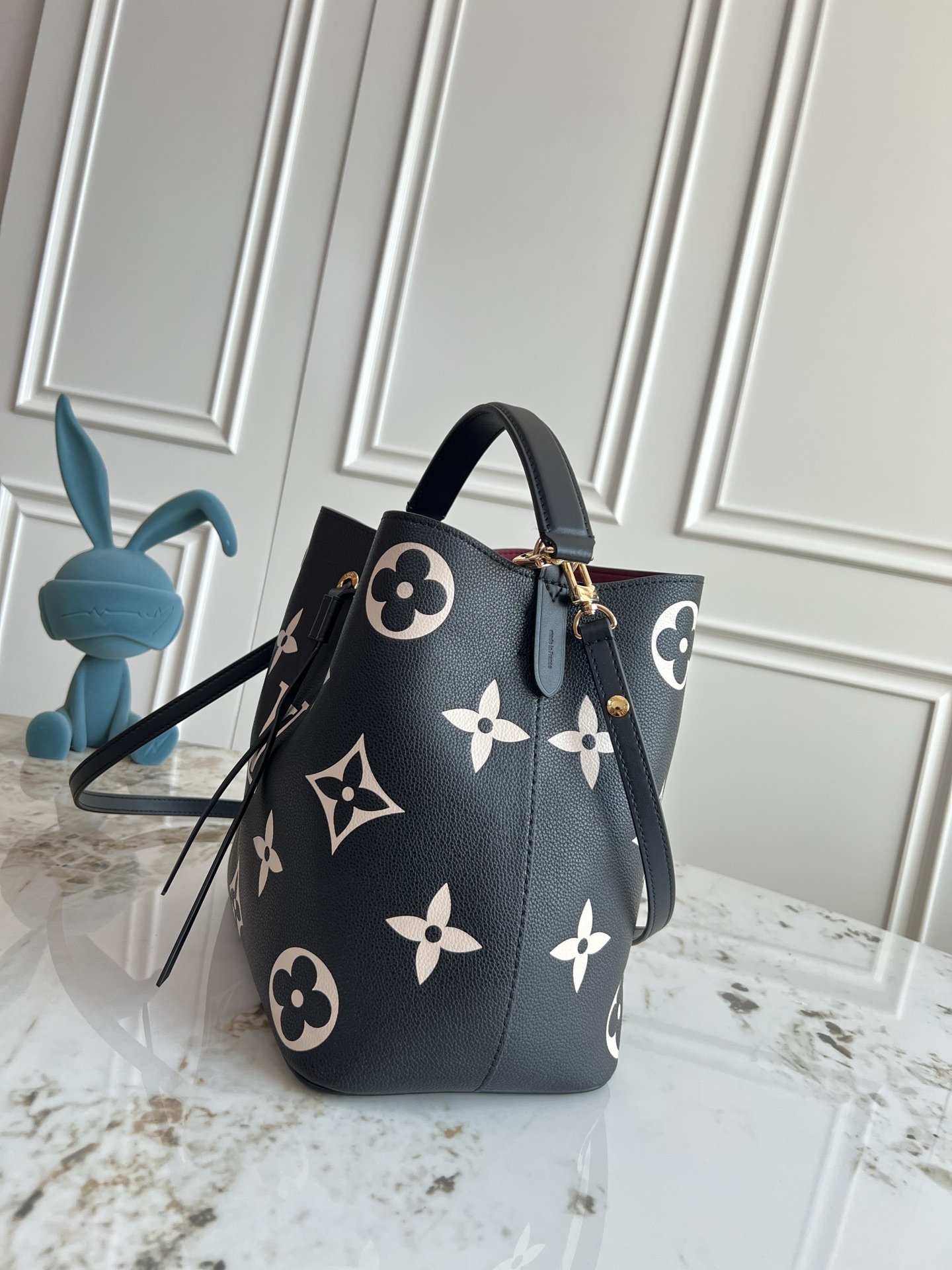Louis Vuitton NéoNoé MM Bucket Bag M45555 / M45497 - Image 2