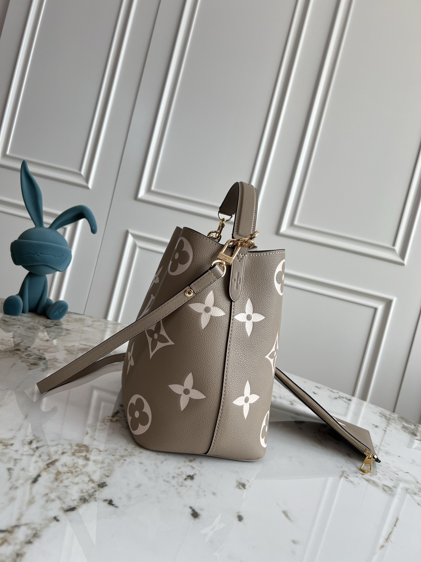NeoNoe Medium Monogram Leather Bucket Bag - Image 2
