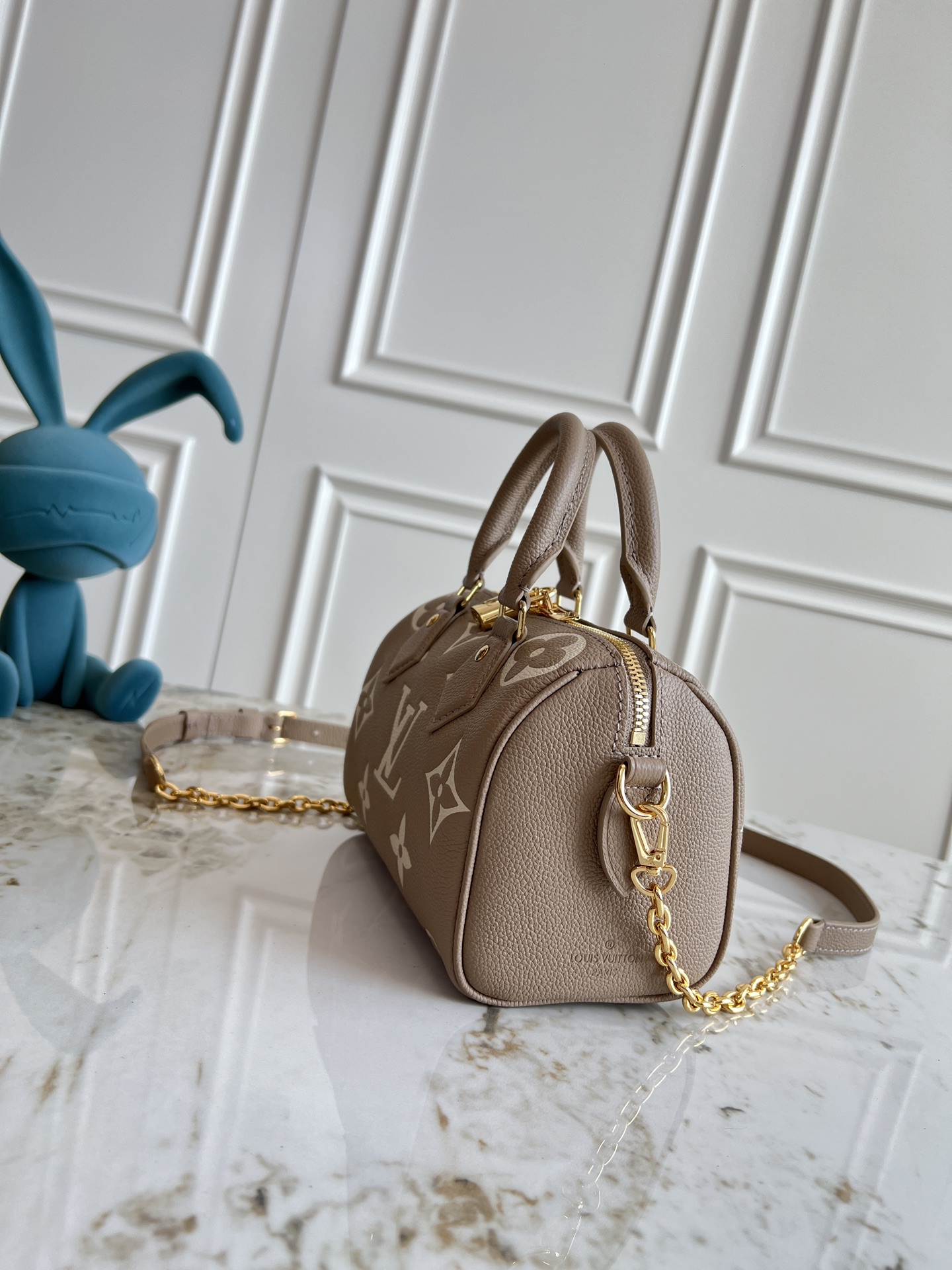 Louis Vuitton Speedy Bandoulière 20 Monogram Empreinte Leather Crossbody Bag - Image 2