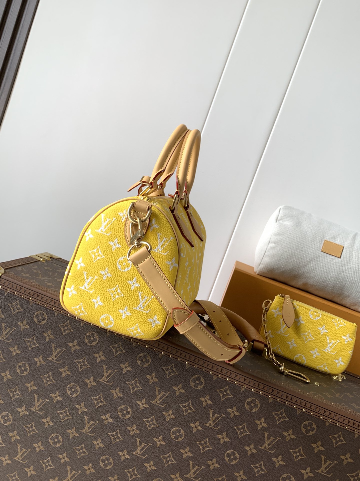 Louis Vuitton Speedy P9 Bandouliere 30 Monogram Leather Shoulder Bag - Image 2