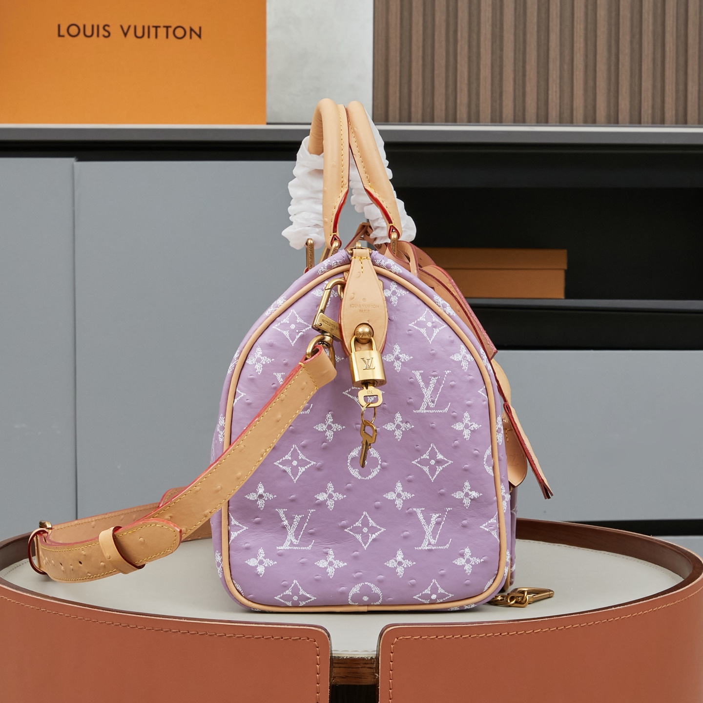 Louis Vuitton Speedy Bandouliere 30 Monogram Leather Crossbody Bag - Image 2