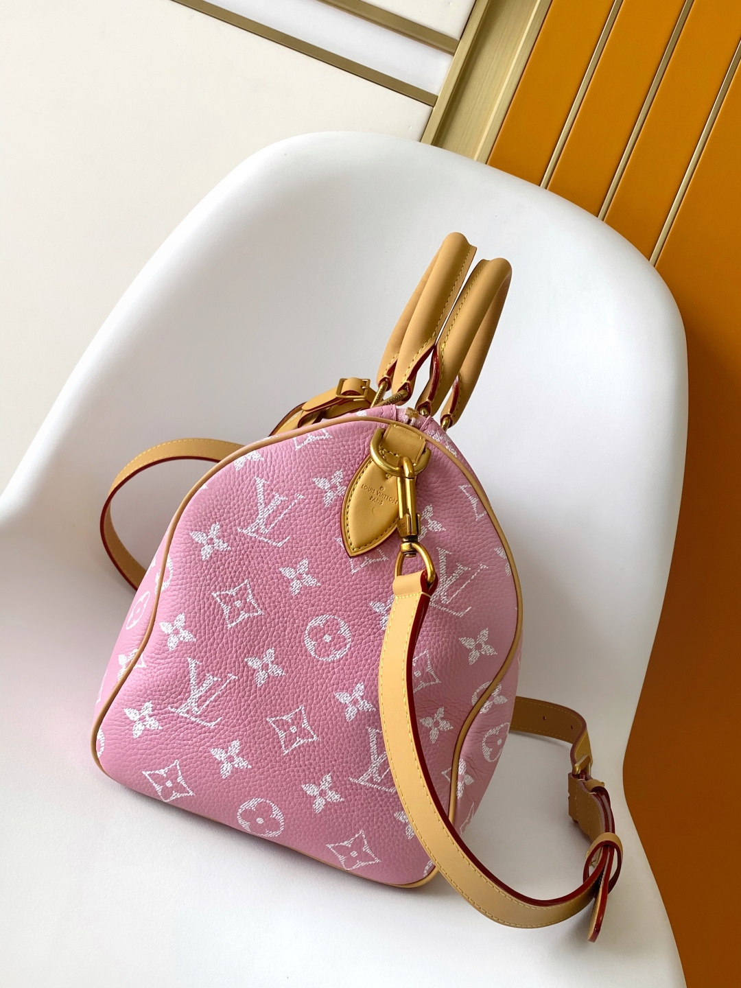 Speedy P9 Bandoulière 30 Monogram Leather Crossbody Bag - Image 2