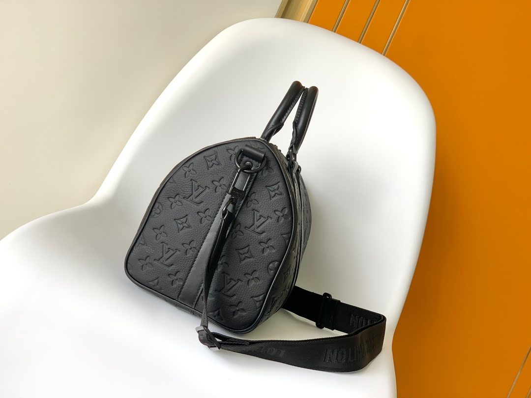 Louis Vuitton Keepall Bandoulière 35 Travel Bag in Monogram Eclipse Canvas - Image 2