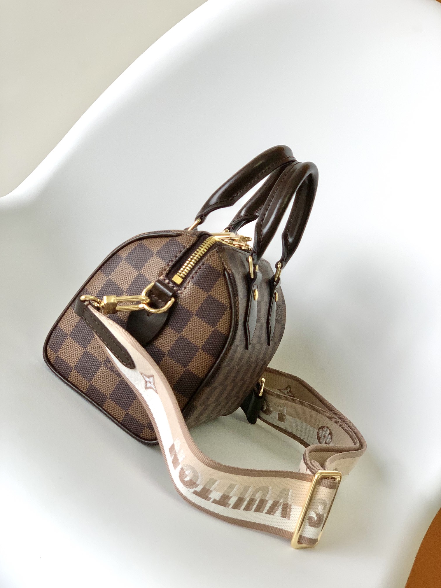 Louis Vuitton Speedy Bandoulière 20 Crossbody Bag - Image 2