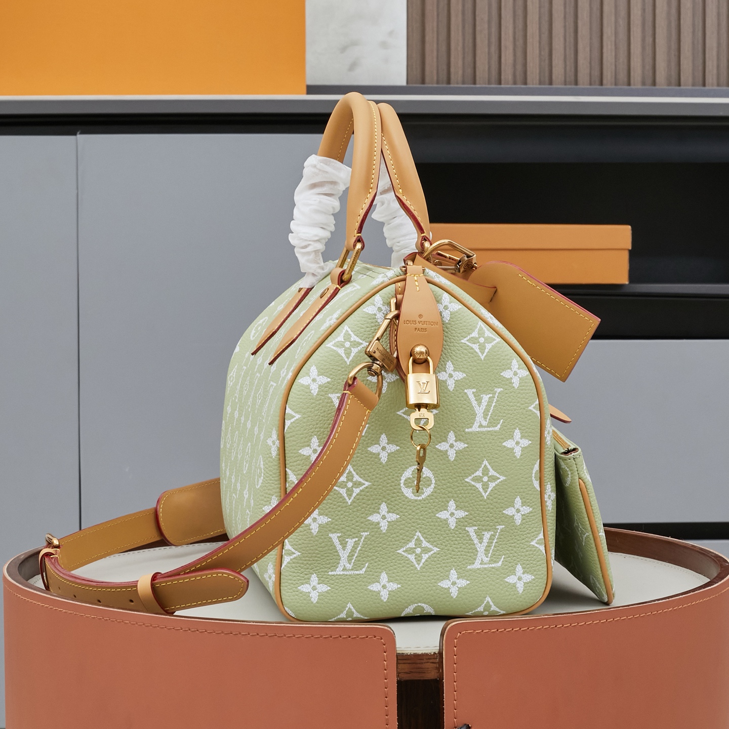 Louis Vuitton Speedy P9 Bandoulière 30 Monogram Leather Crossbody Bag - Image 2