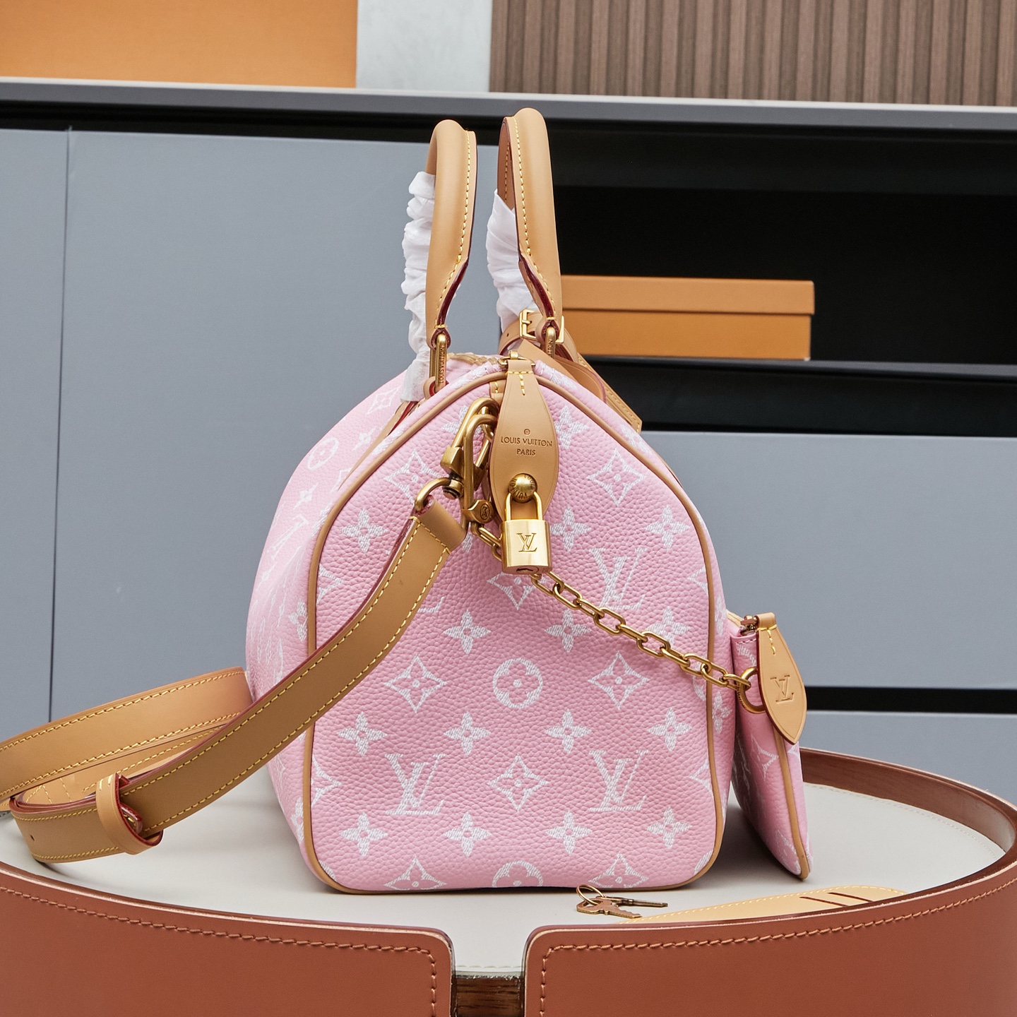 Louis Vuitton Speedy P9 Bandoulière 30 Monogram Leather Shoulder Bag - Image 2
