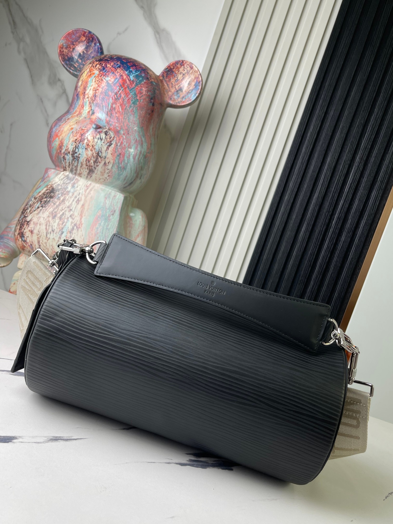 Louis Vuitton Soft Polochon Epi XL Leather Crossbody Bag M23092 - Image 2