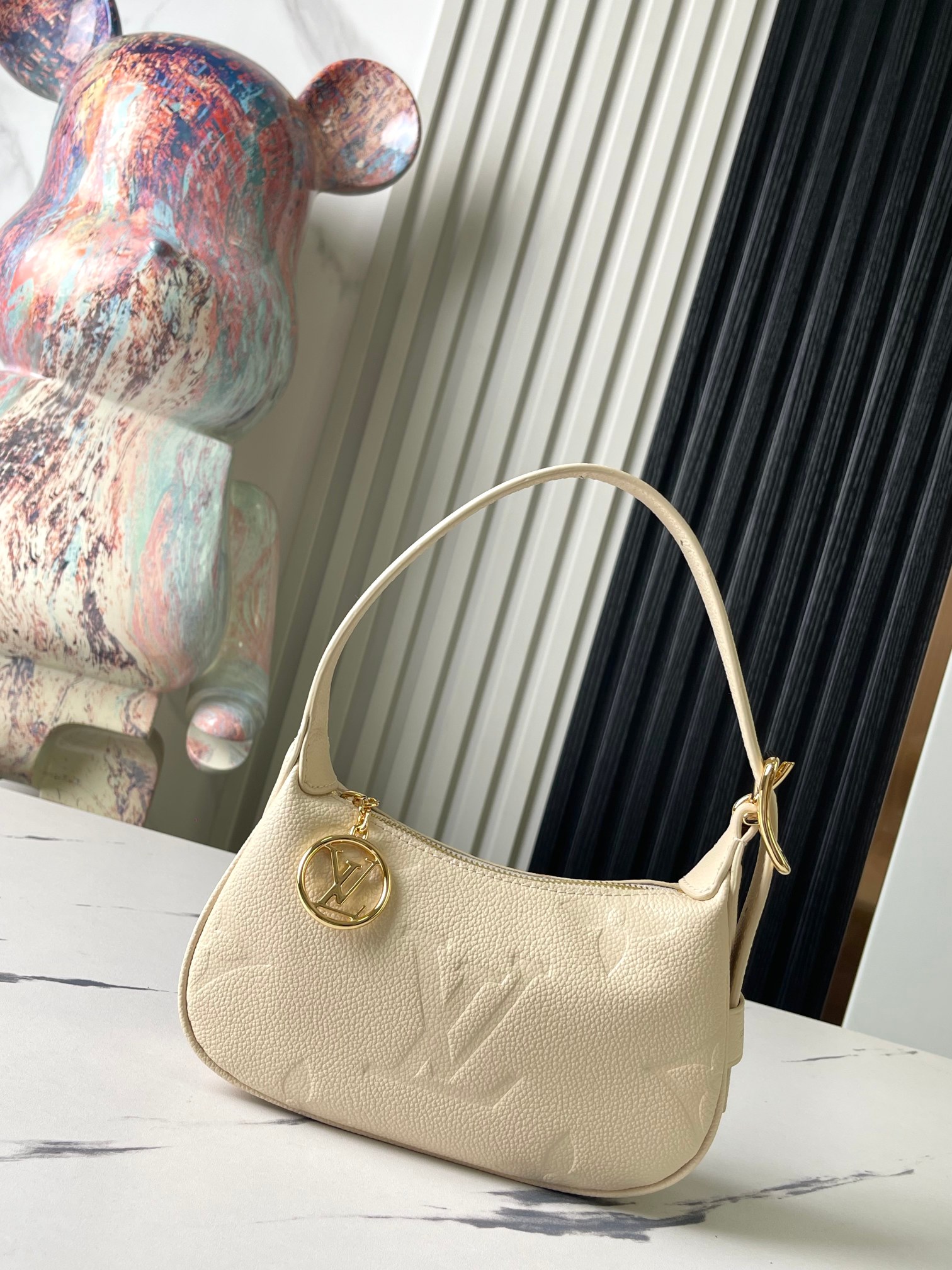 Louis Vuitton Mini Moon Handbag M82391 / M82519 White - Image 2