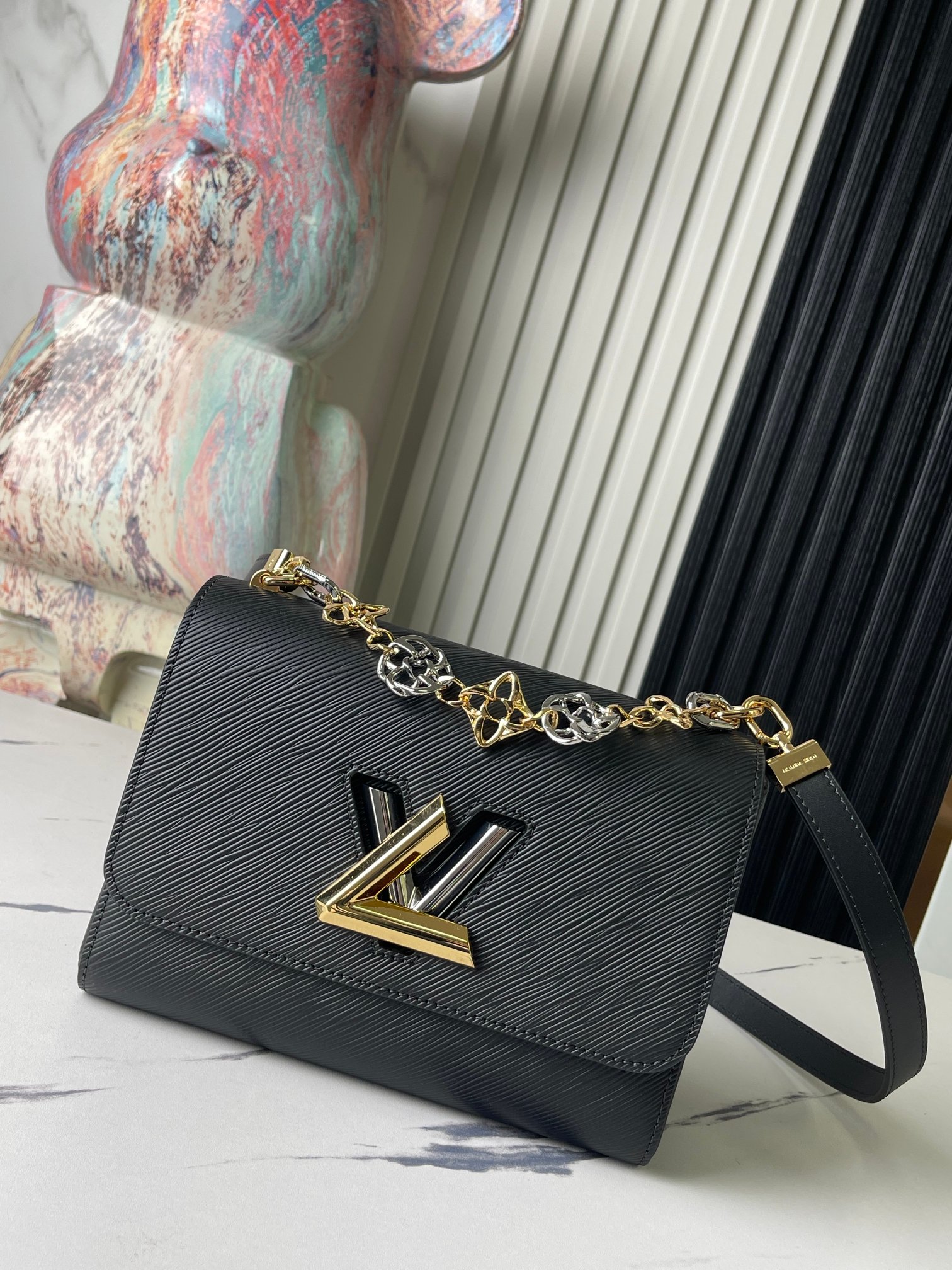 Louis Vuitton Twist Medium Shoulder Bag M22773 in Black - Image 2