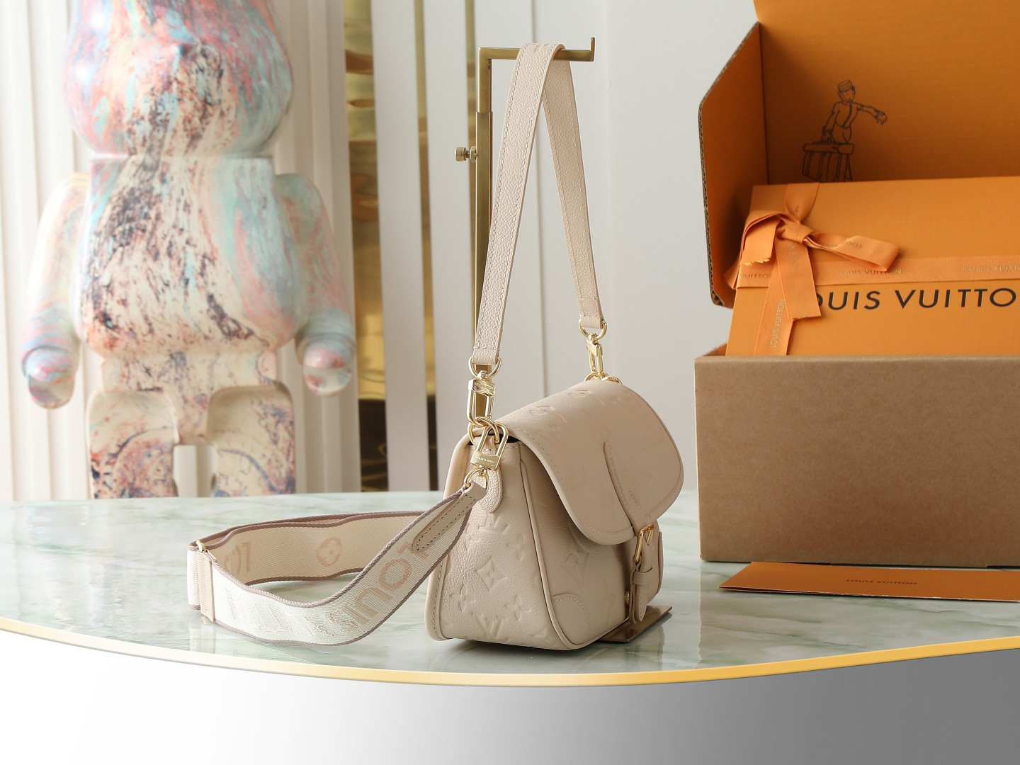 Louis Vuitton Diane Epi Leather Crossbody Bag M13231, Sand - Image 2