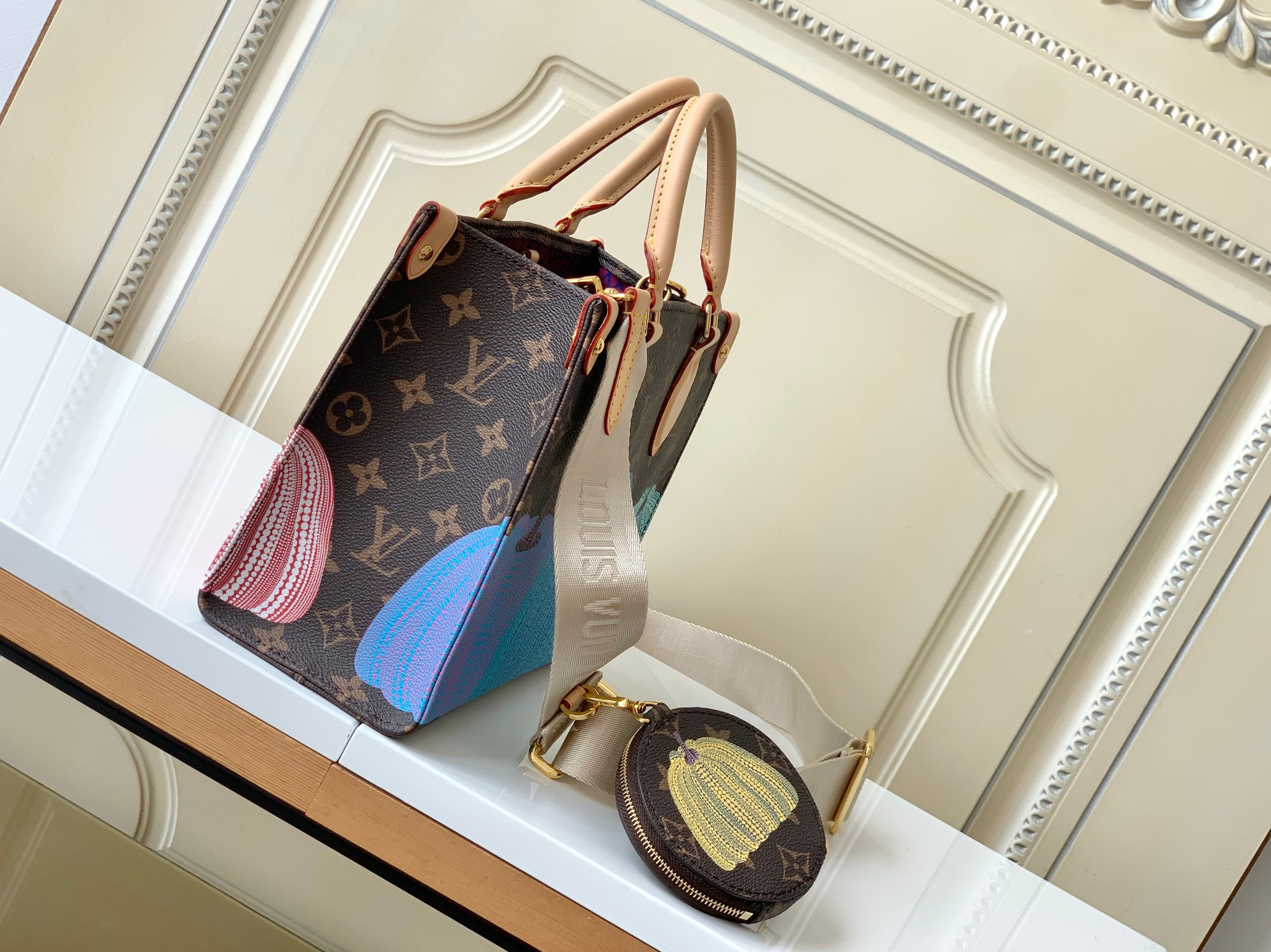 Louis Vuitton OnTheGo Small Handbag with Yayoi Kusama Monogram Canvas - Image 2