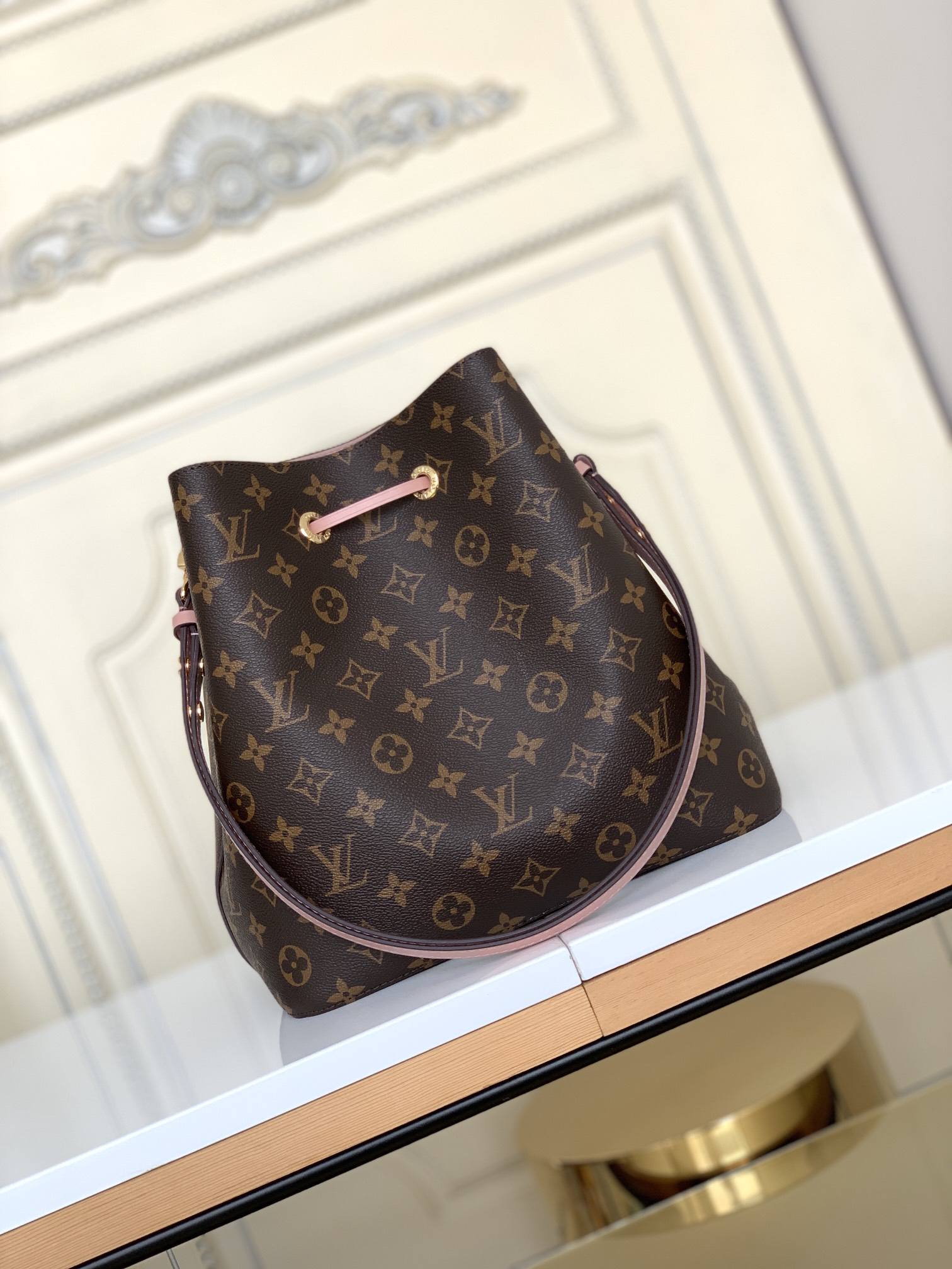 Louis Vuitton NéoNoé Bucket Bag - Image 2