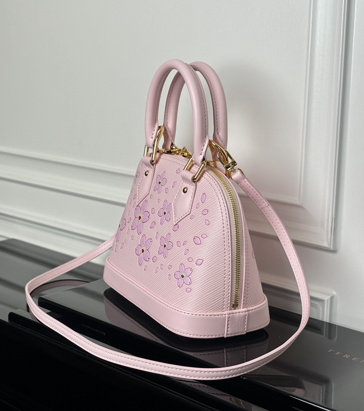 Louis Vuitton Alma BB Pink Epi Leather Handbag - Image 2