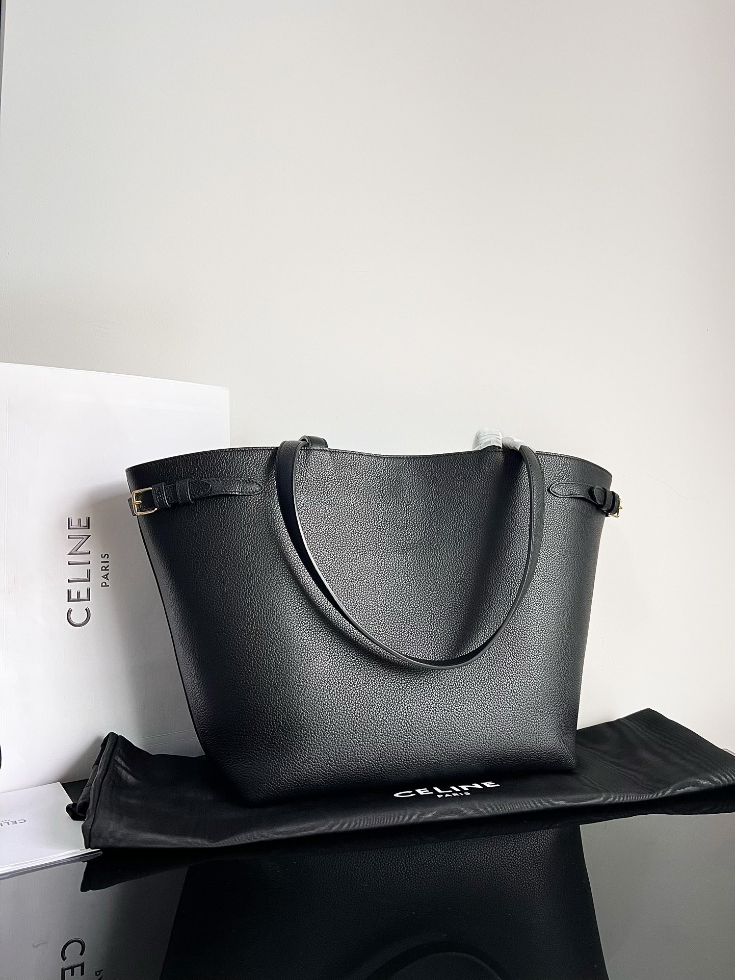Celine CUIR CABAS ANAÏS Grained Calfskin Tote Bag - Image 2