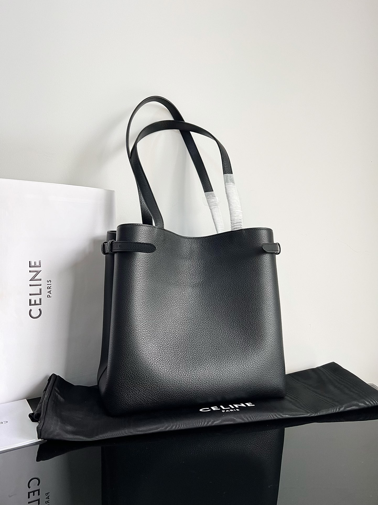 Celine CUIR Series CABAS ANAÏS Grain Calfskin Leather Tote Bag - Image 2