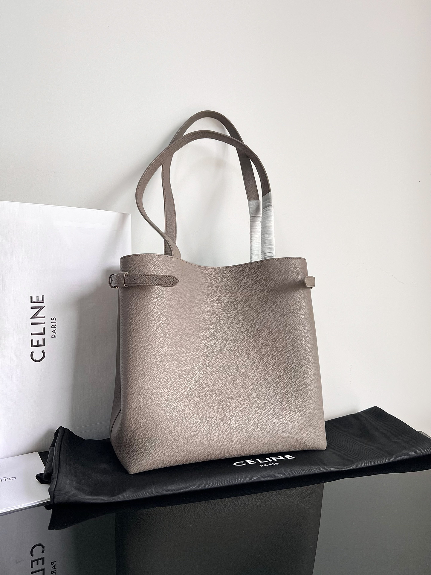 Celine CUIR Series CABAS ANAÏS Grainy Calfskin Tote Bag - Image 2