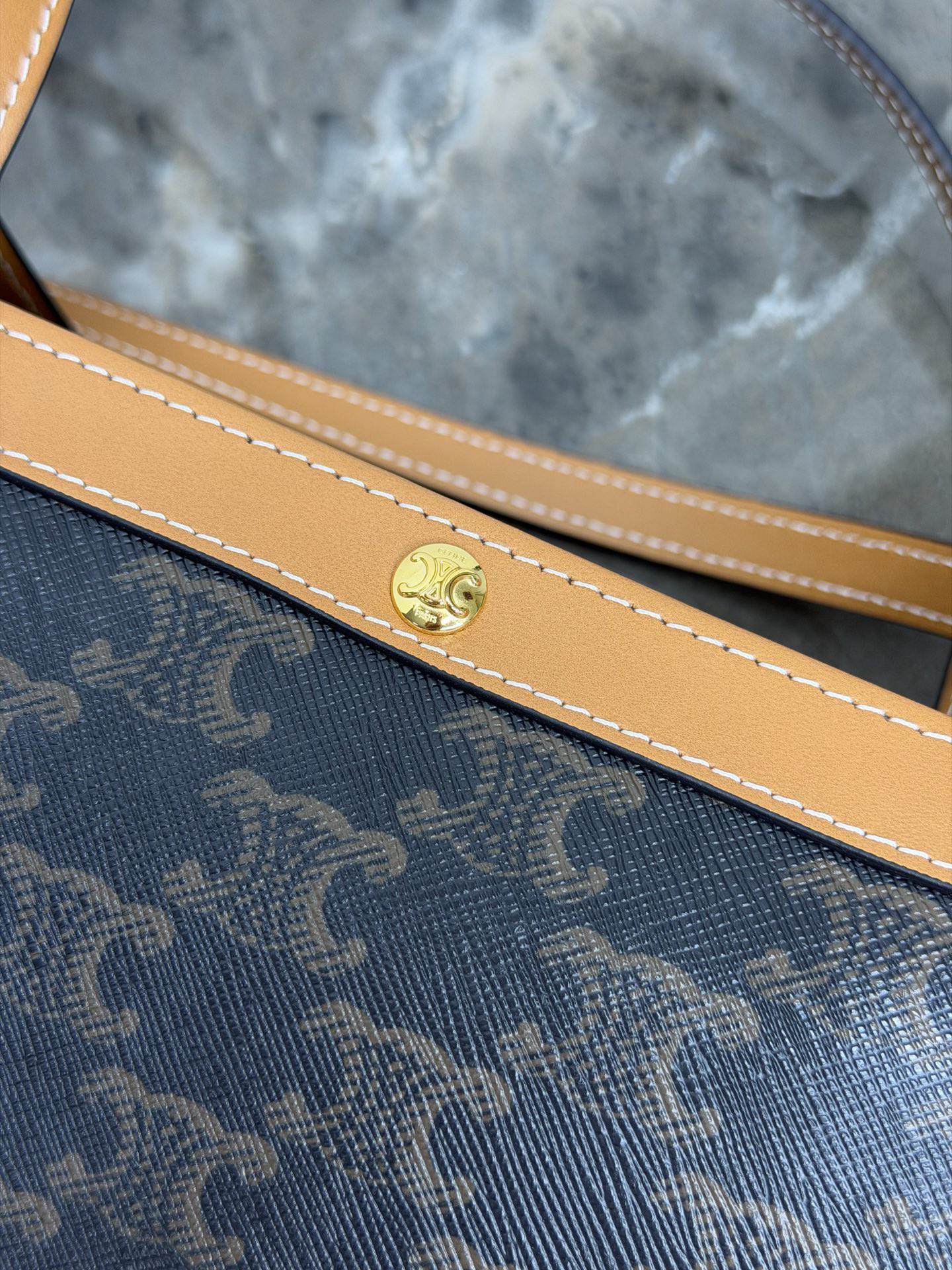 Flat Shoer Large Logo Print Handbag - Image 2