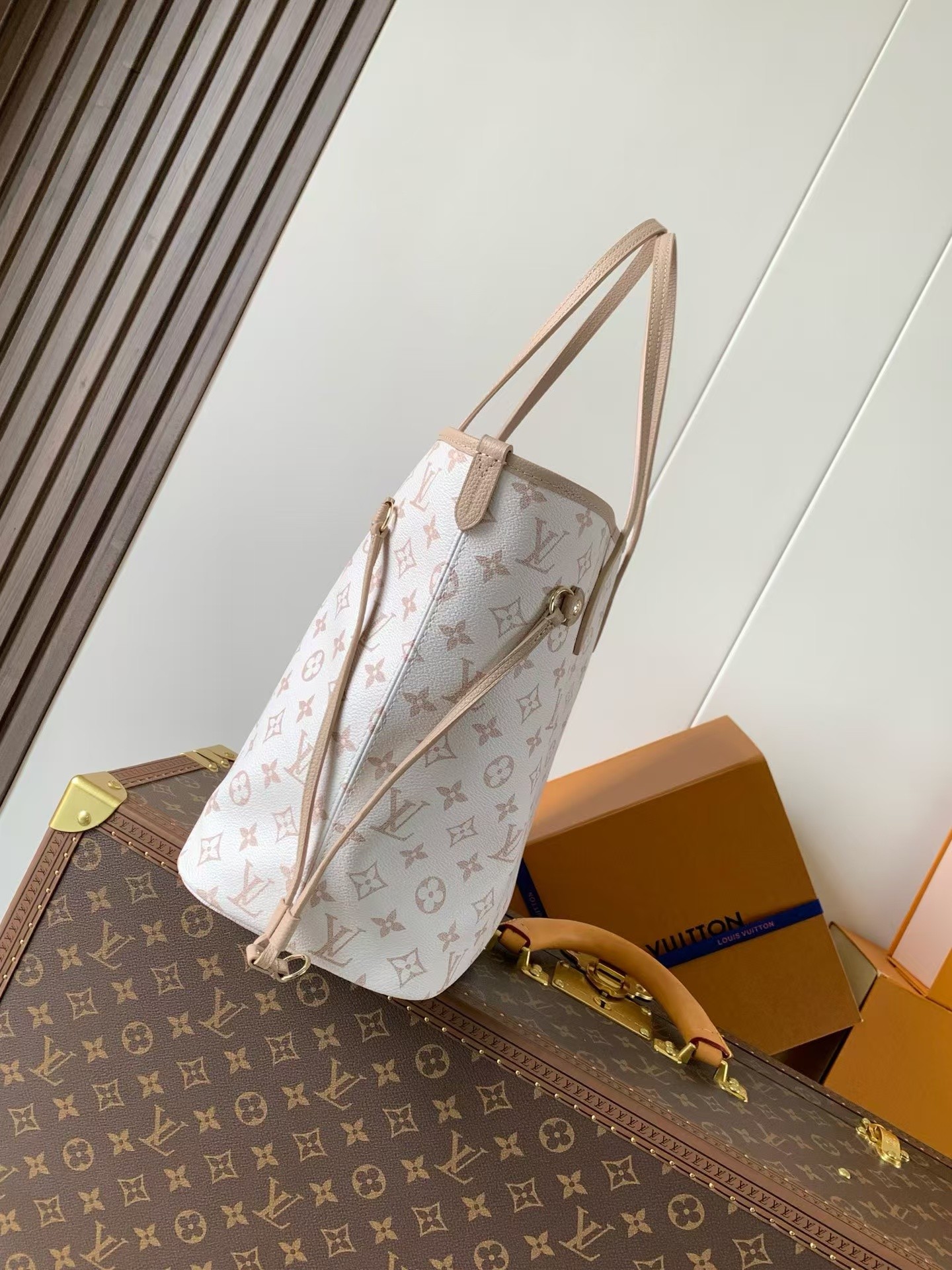 Louis Vuitton Neverfull Inside Out MM Reversible Tote Bag - Image 2