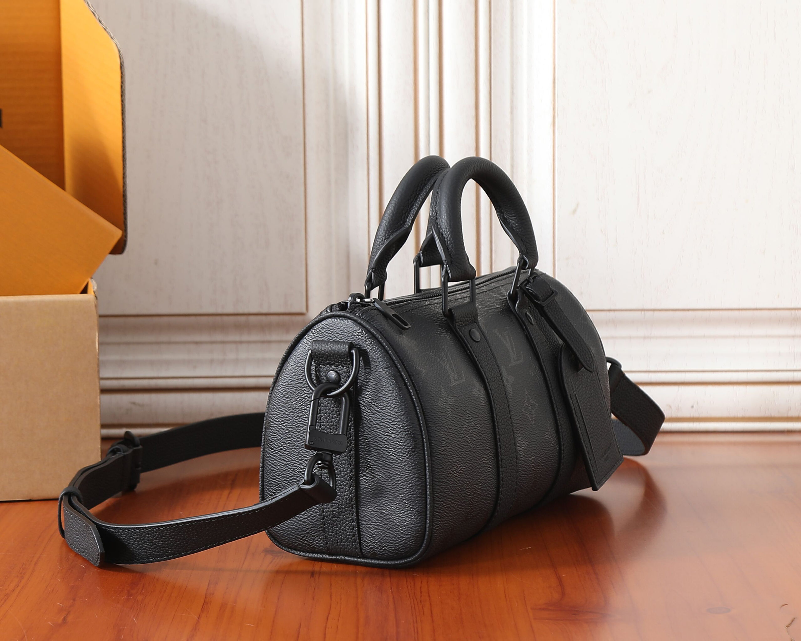 Louis Vuitton Keepall Bandoulière 25 Handbag - Image 2
