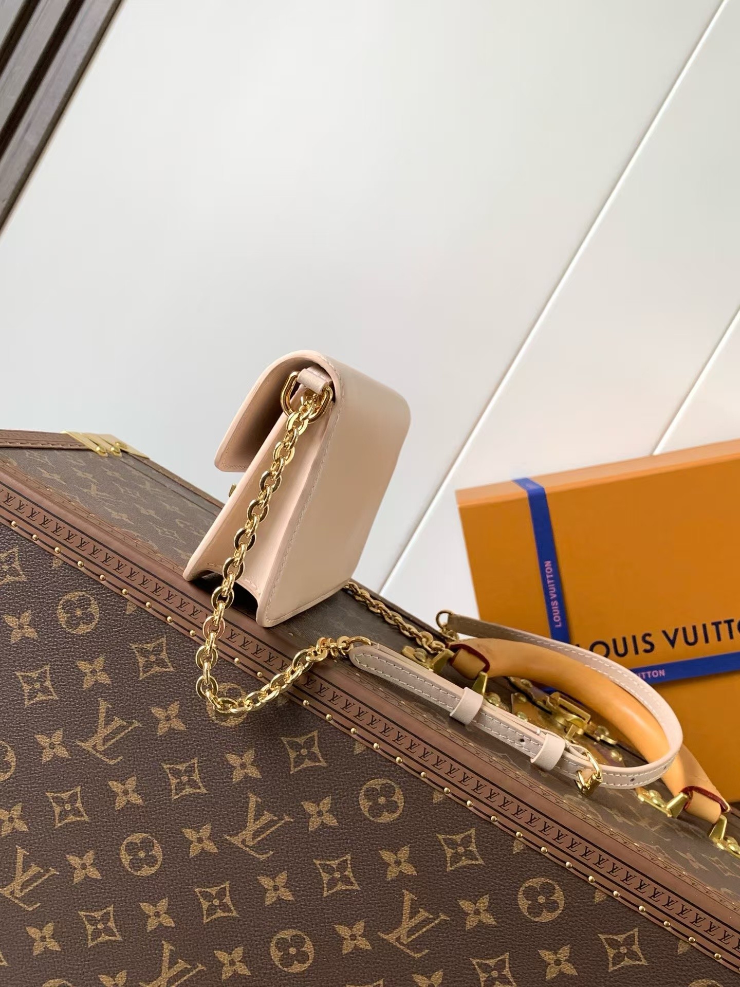 Louis Vuitton LV Bloom Wallet On Chain - Image 2